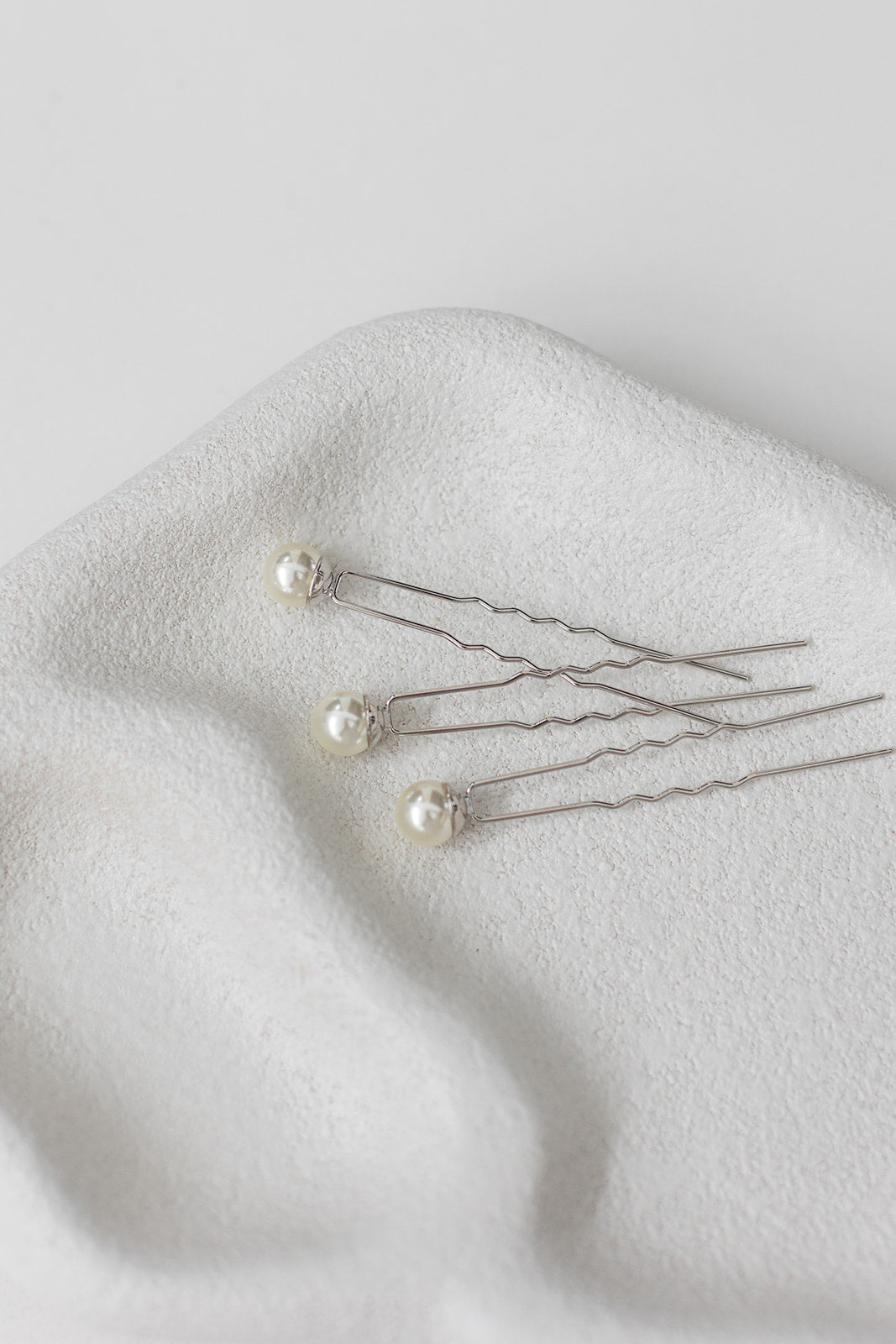 Mila - Pearl Bridal Hair Pin Trio