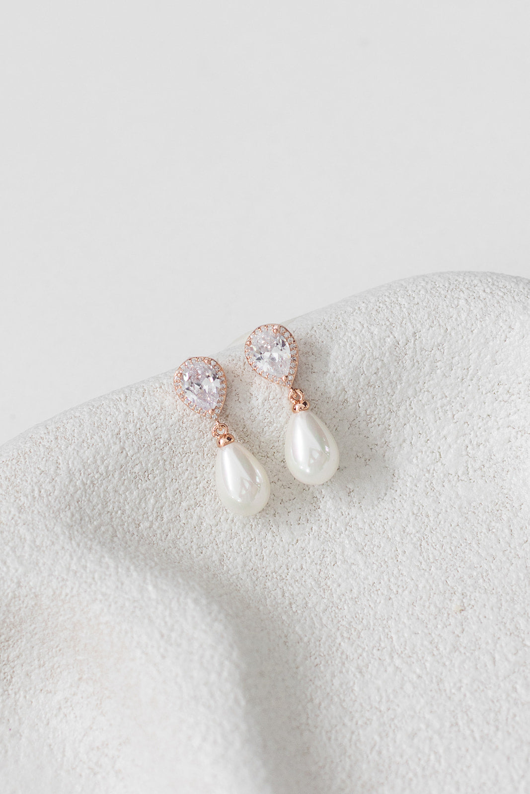 Sara - Classic Bridal Crystal Pearl Earrings