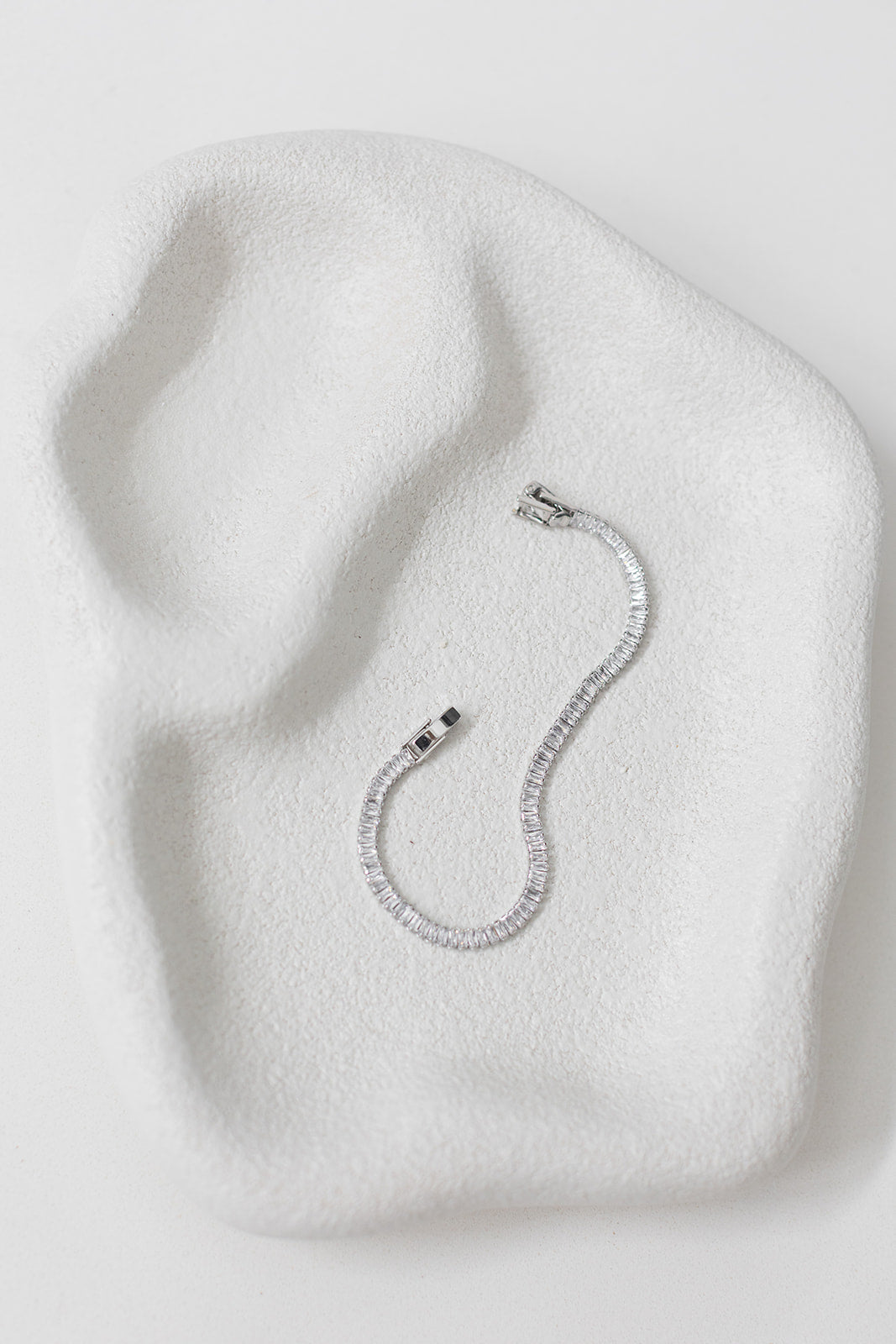 Sidney - Delicate Bridal Tennis Bracelet Baguette Crystals