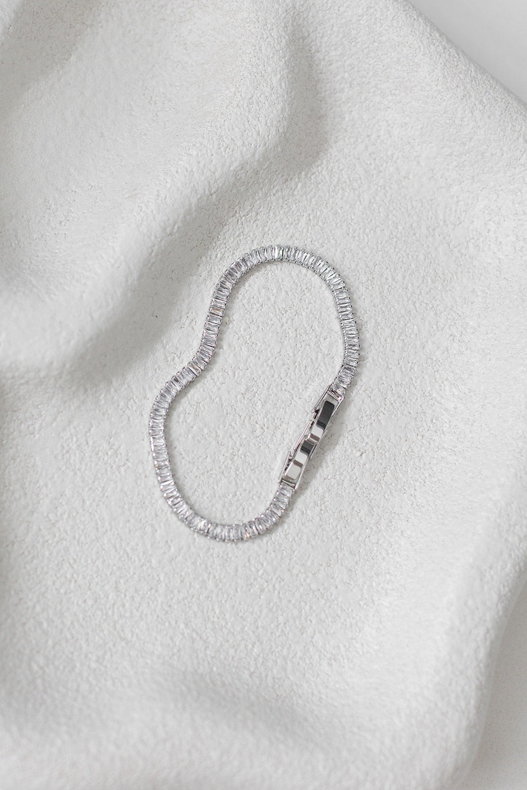 Sidney - Delicate Bridal Tennis Bracelet Baguette Crystals