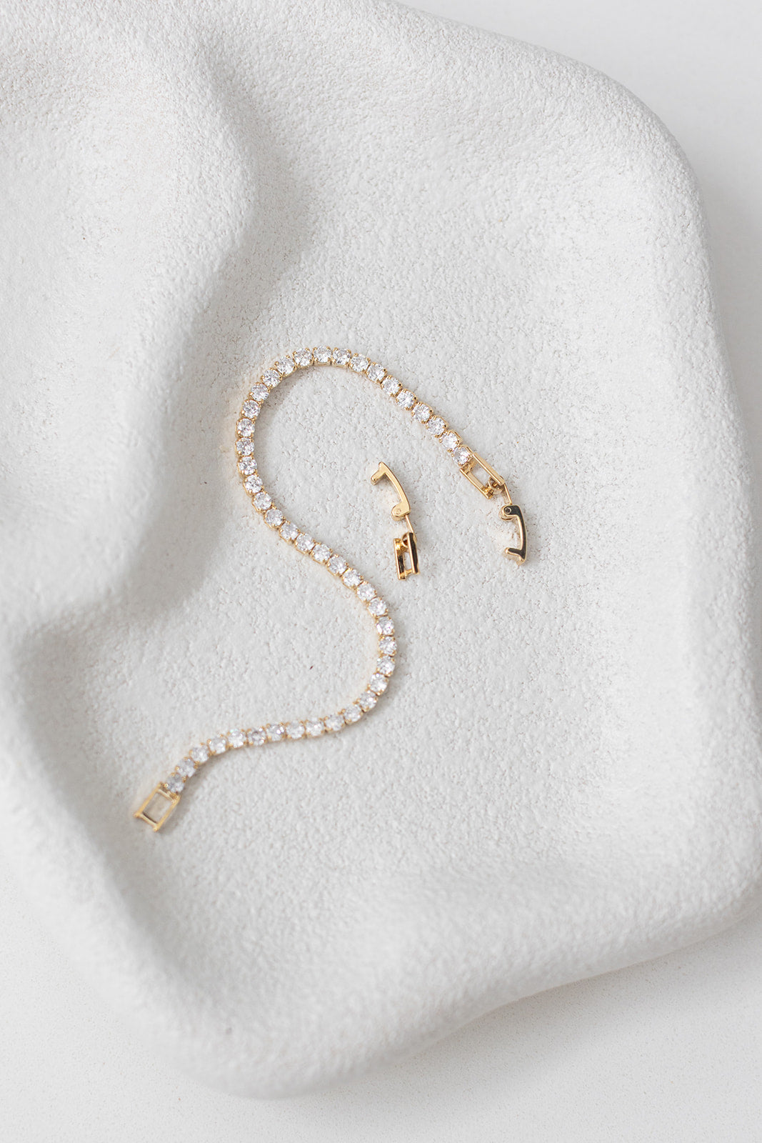 Abbie - Delicate Bridal Tennis Bracelet