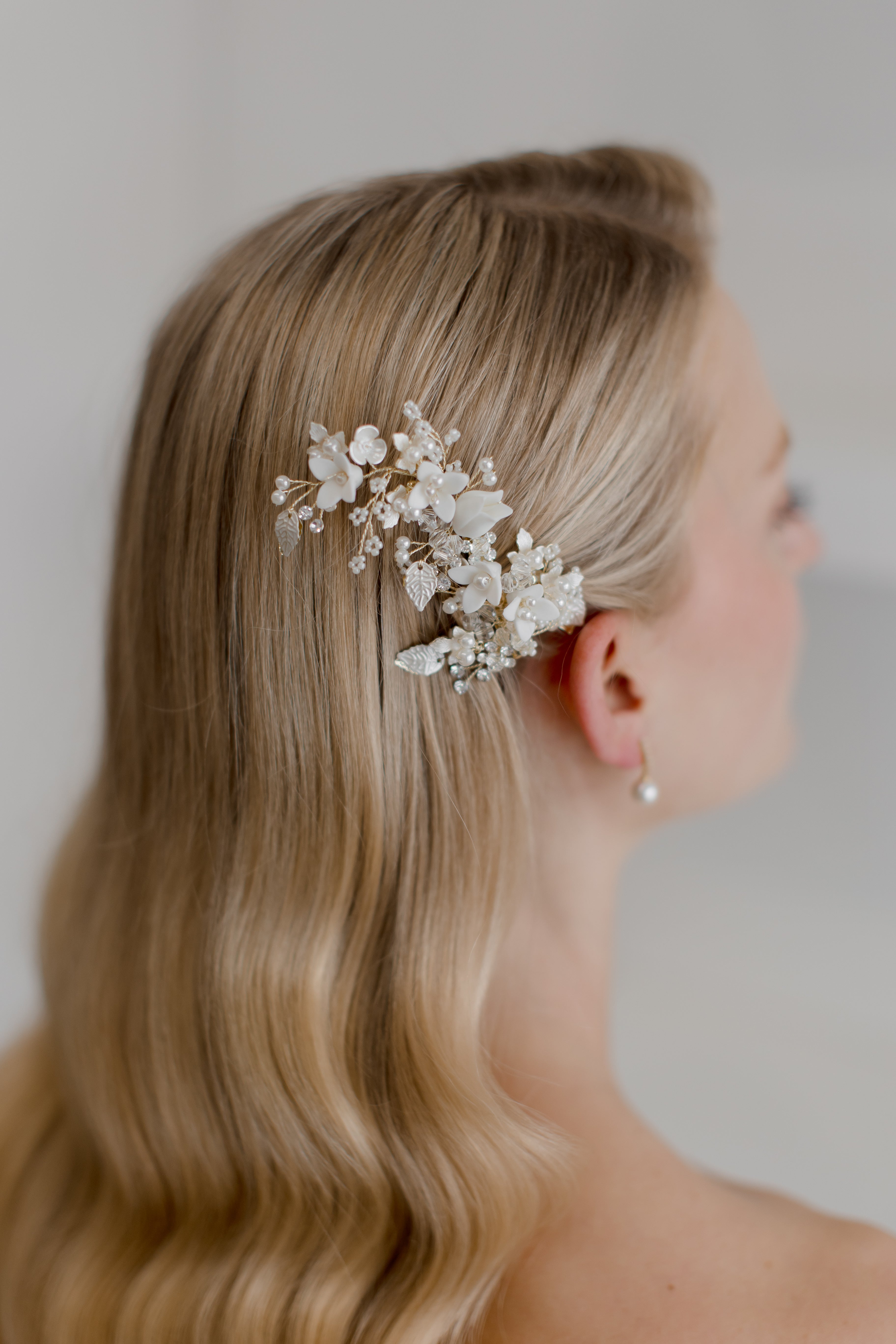 Harper - Porcelain Flower Pearl Bridal Hair Clip