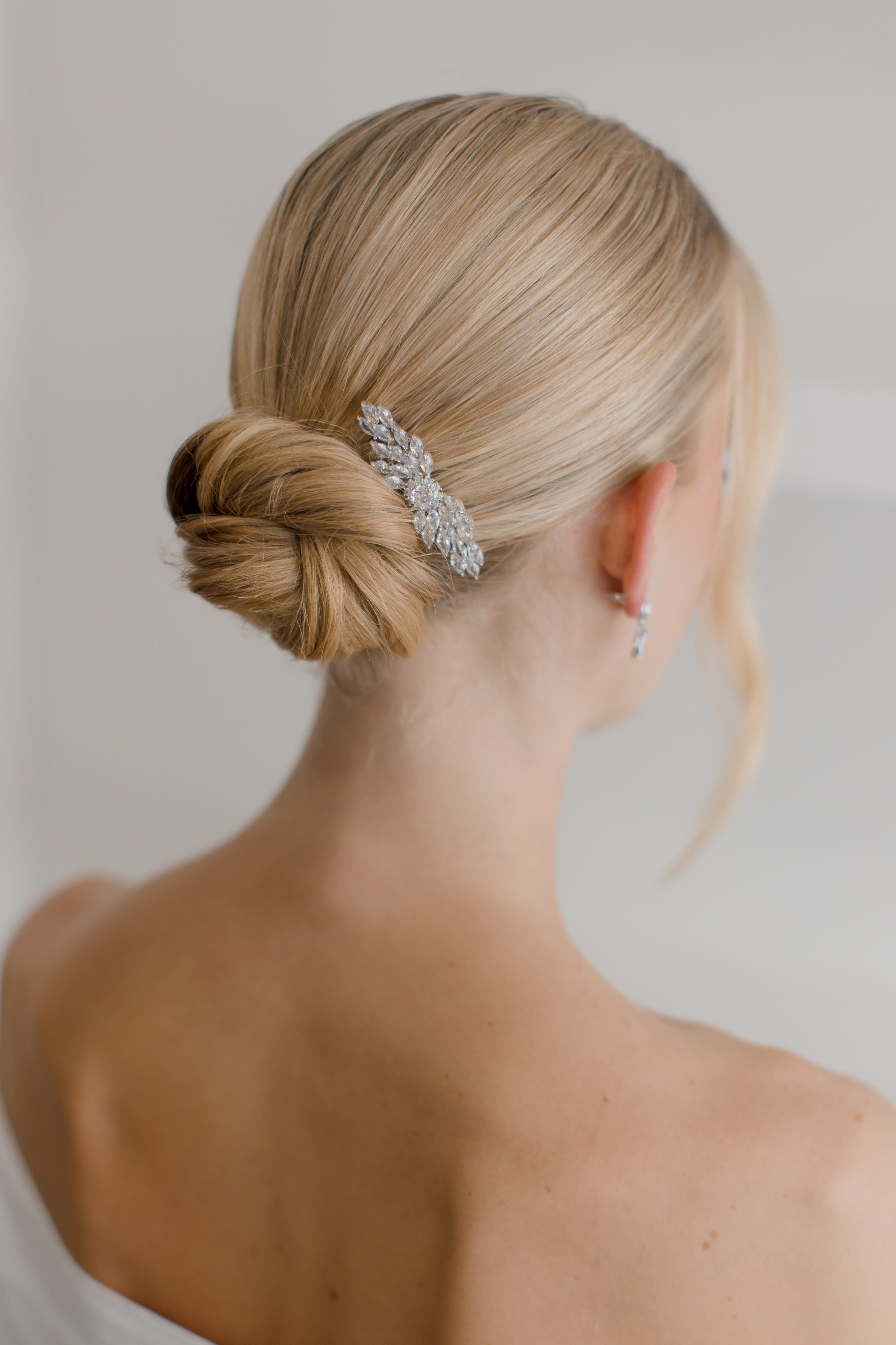 Sylvia - Elegant Sparkling Marquise and Round Crystal Bridal Comb