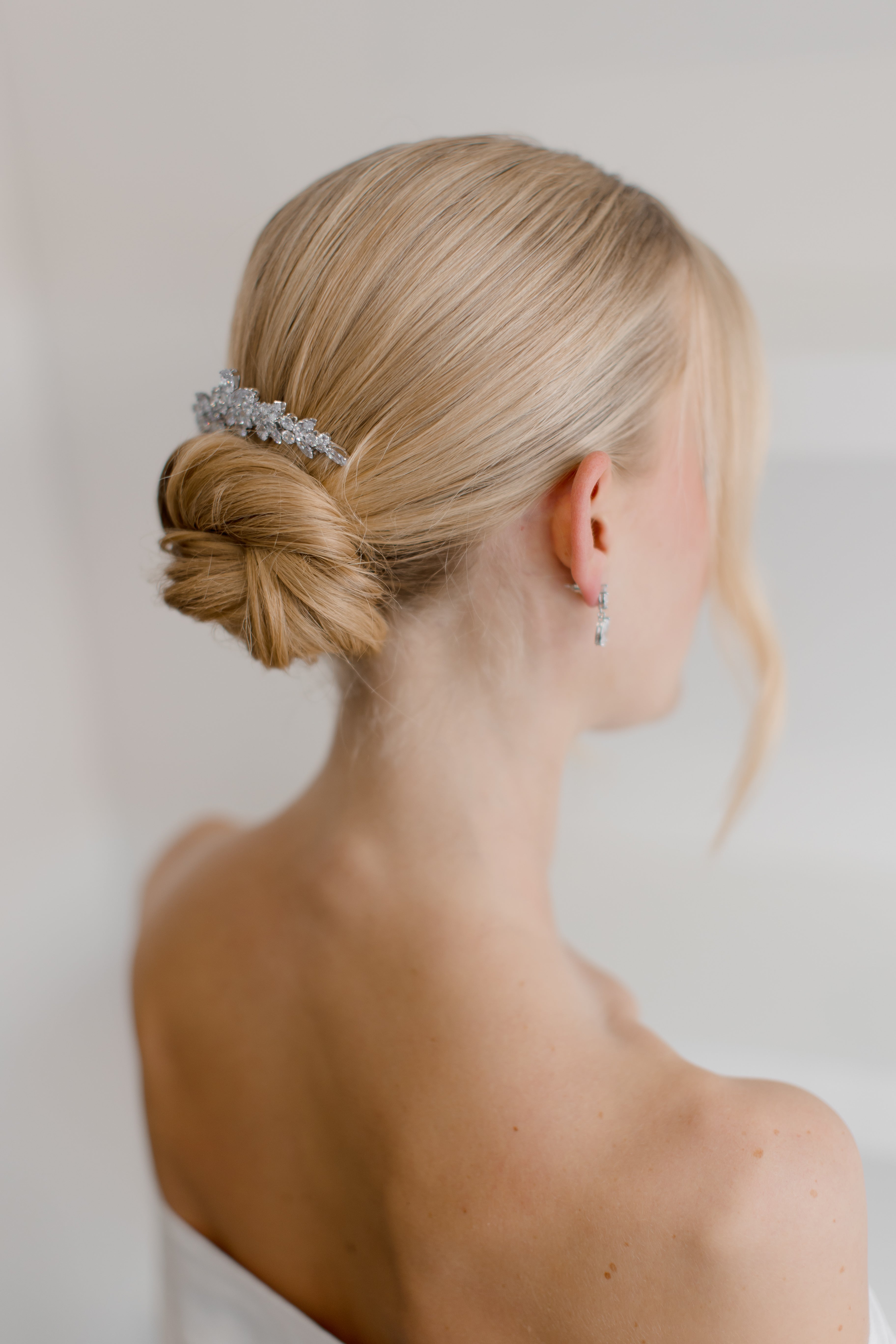 Buy Saphira - Elegant Sparkling Crystal Bridal Comb online | The White Collection Australia