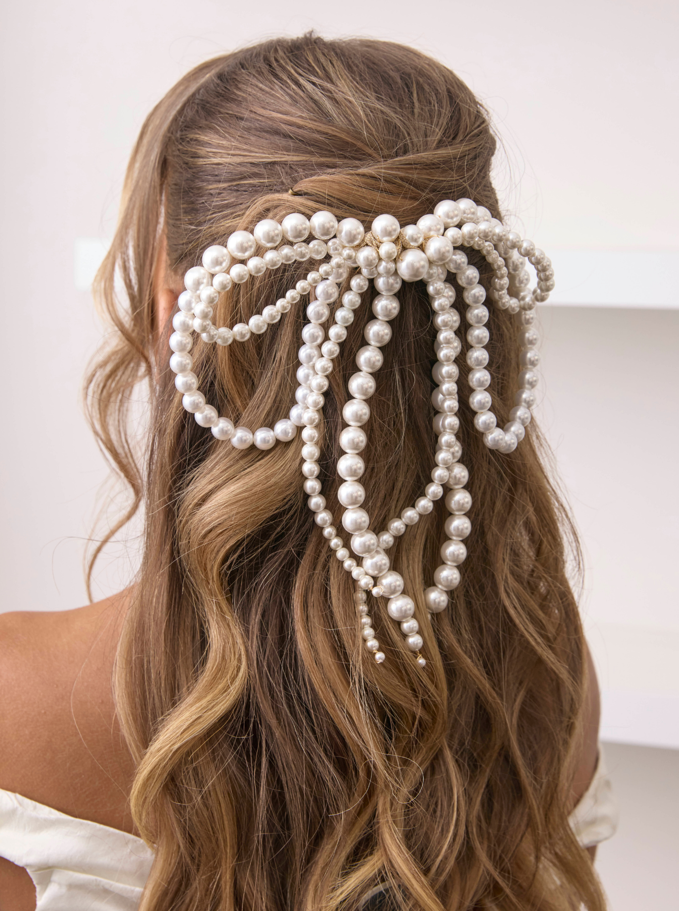 A'el Este - Lotti - Pearl Bridal Bow Comb