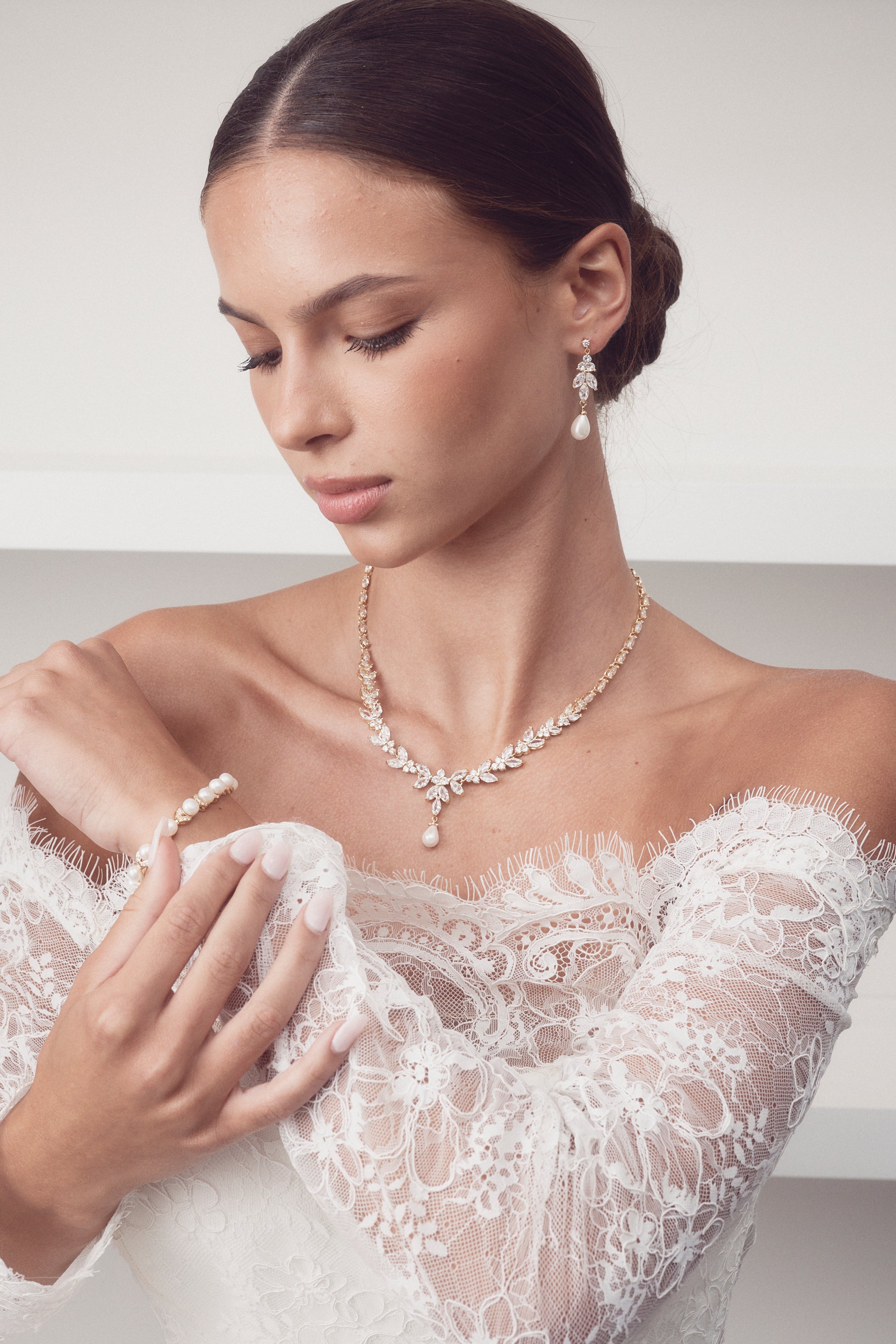 Courtney Pearl - Statement Crystal and Pearl Bridal Necklace
