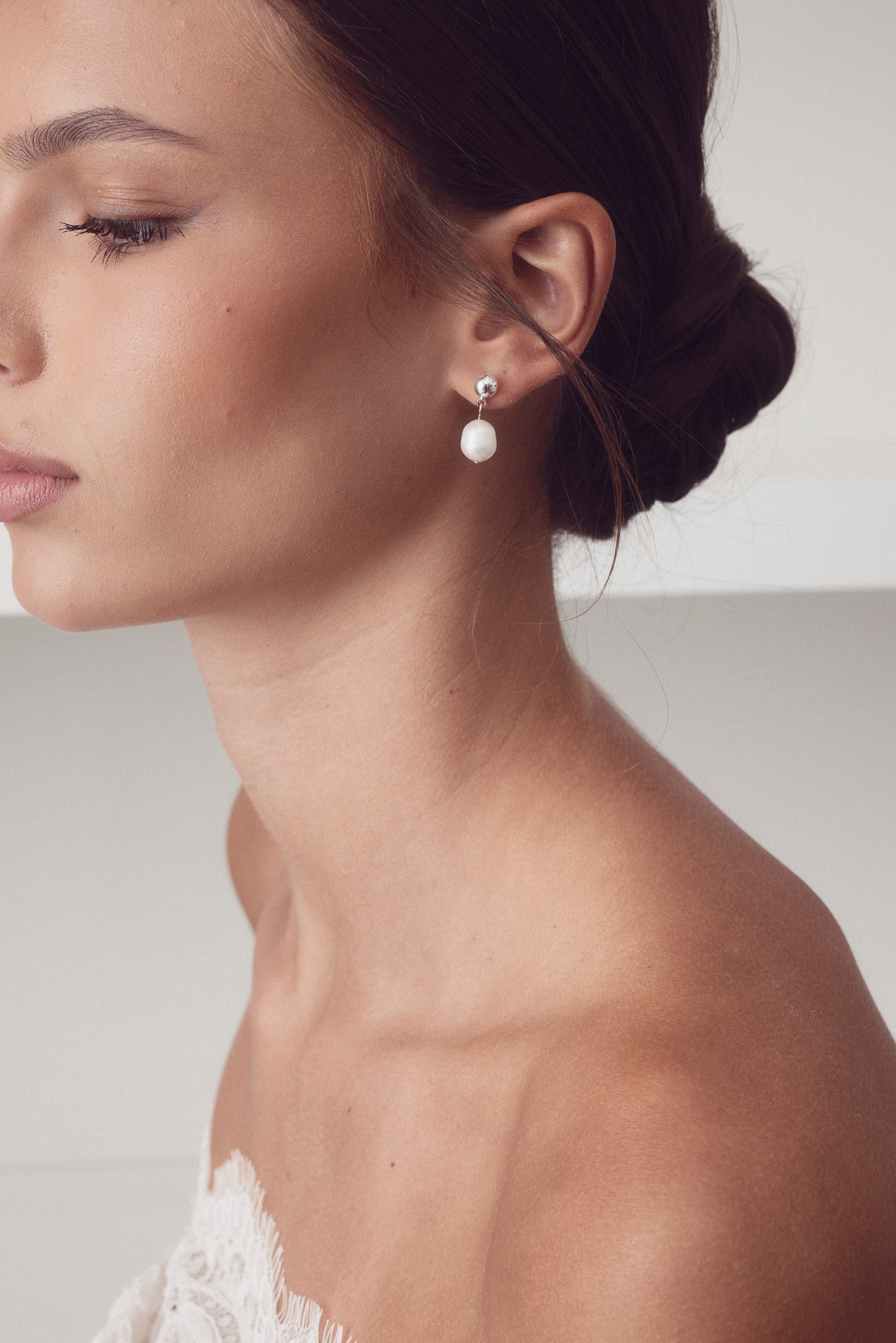Buy A'el Este - Joya - Bridal Pearl Drop Earrings - Silver online | The White Collection Australia