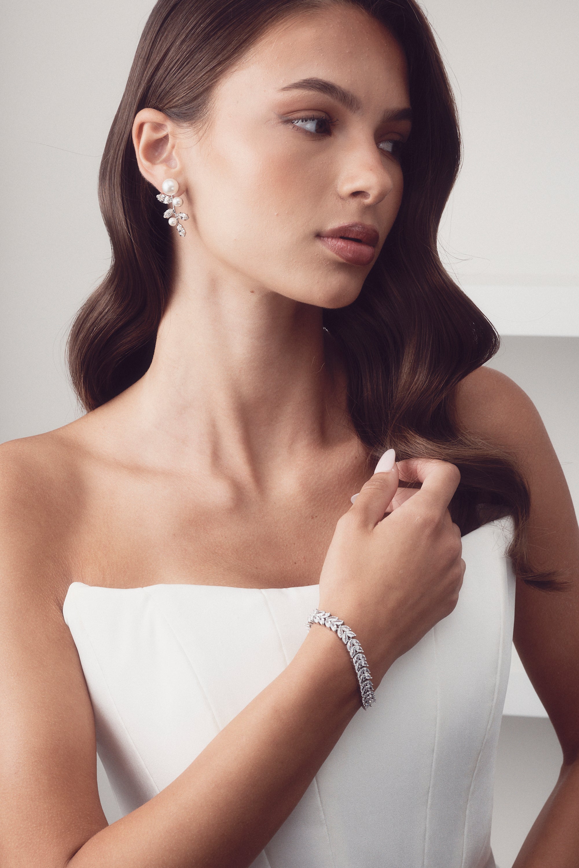 Buy Elizabeth Bower - Pearllum Crystal & Pearl Stud - Rhodium Silver online | The White Collection Australia