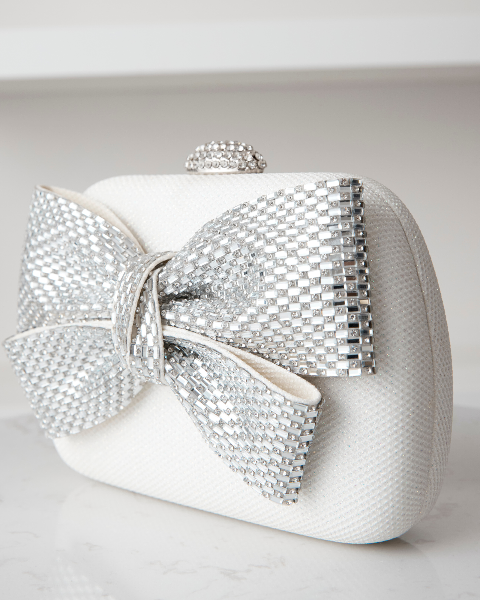 Emmy - Crystal Bow Clutch - Soft White