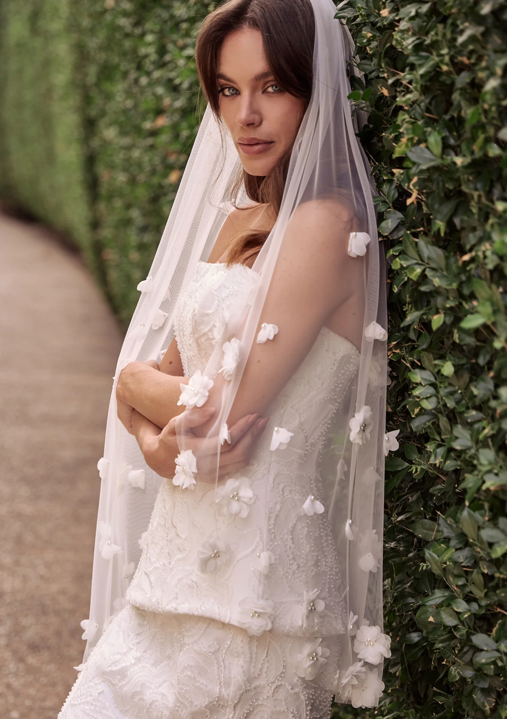 Lola Knight - Rose - Ivory Flower Mid Length Wedding Veil