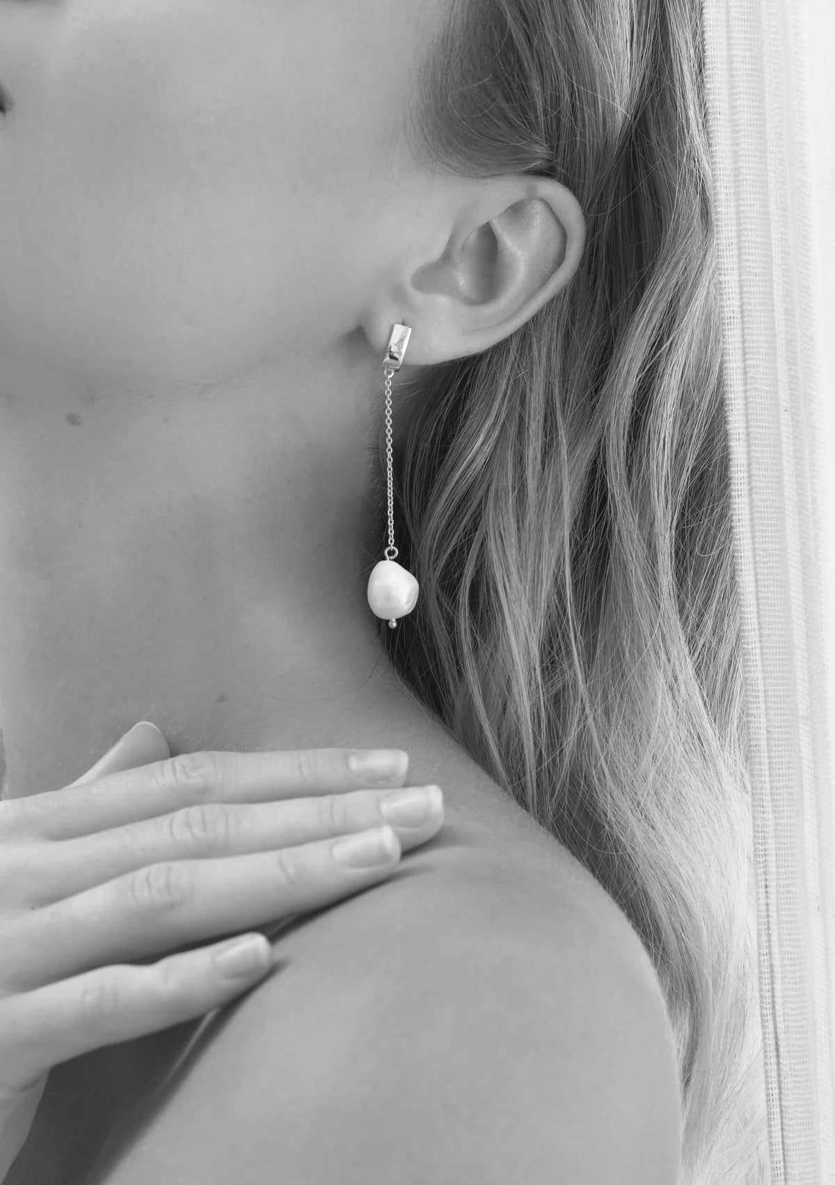 Lola Knight - Ada - Minimal Bridal Pearl Earrings - Silver