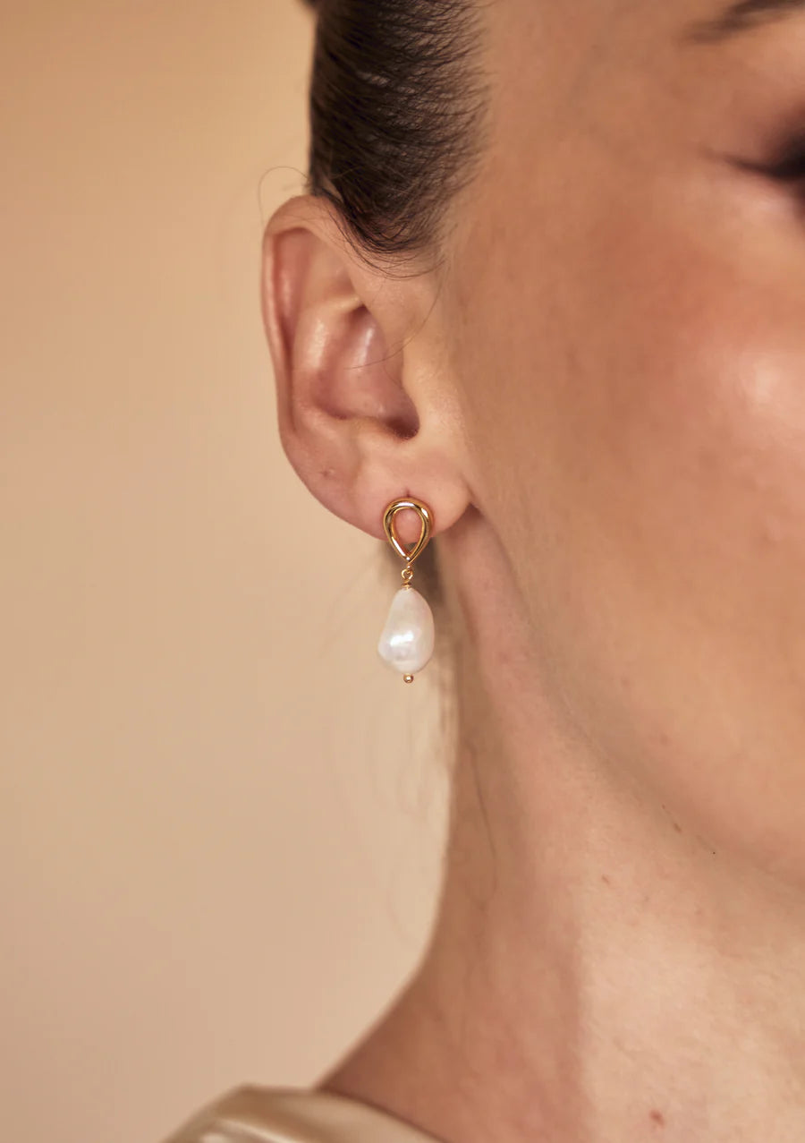Lola Knight - Athena - Pearl Drop Bridal Earrings - 18K Gold