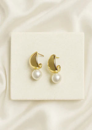 Lola Knight - Blanca - Pearl Drop Bridal Earrings - 18K Gold