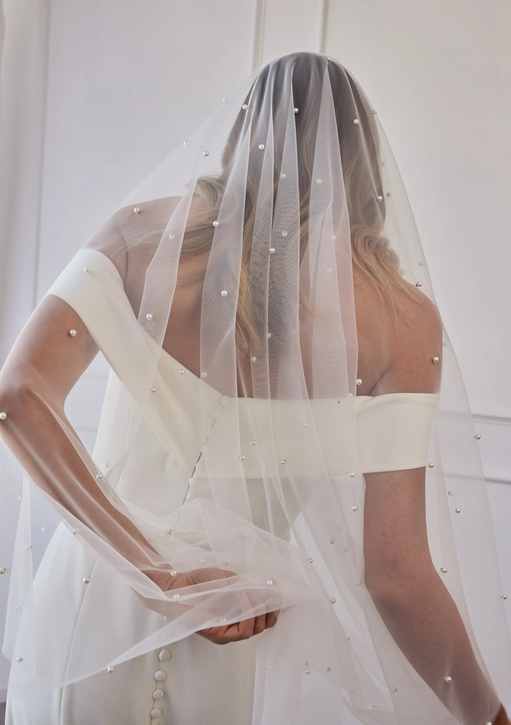 Lola Knight - Emery - Two Tier Pearl Wedding Veil - Ivory