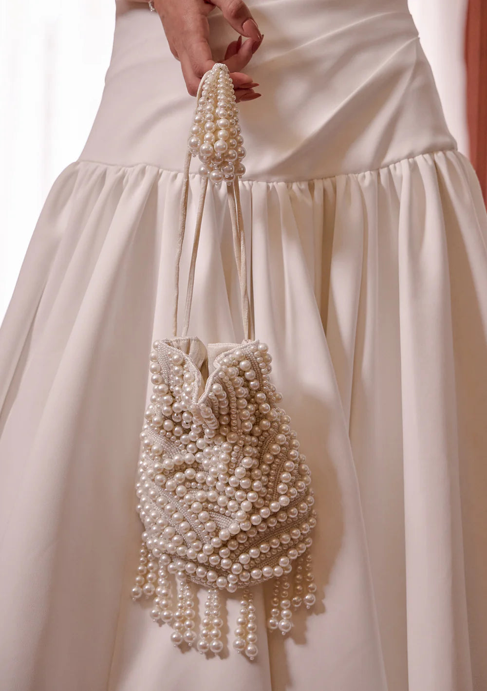 Lola Knight - Faye Cream Pearl Bridal Bag