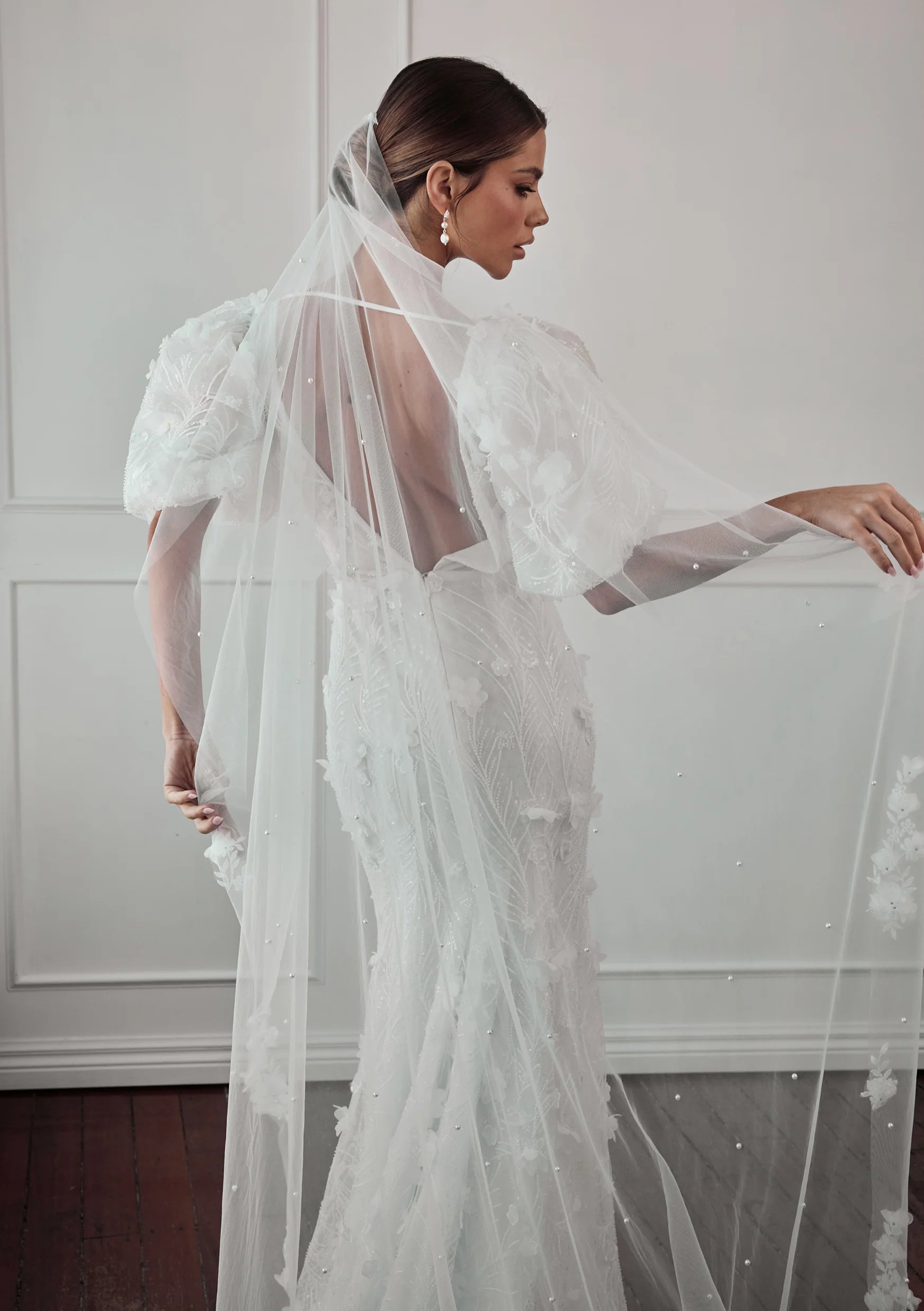 Lola Knight - Gabriella - Pearl and Flower Wedding Veil - Ivory