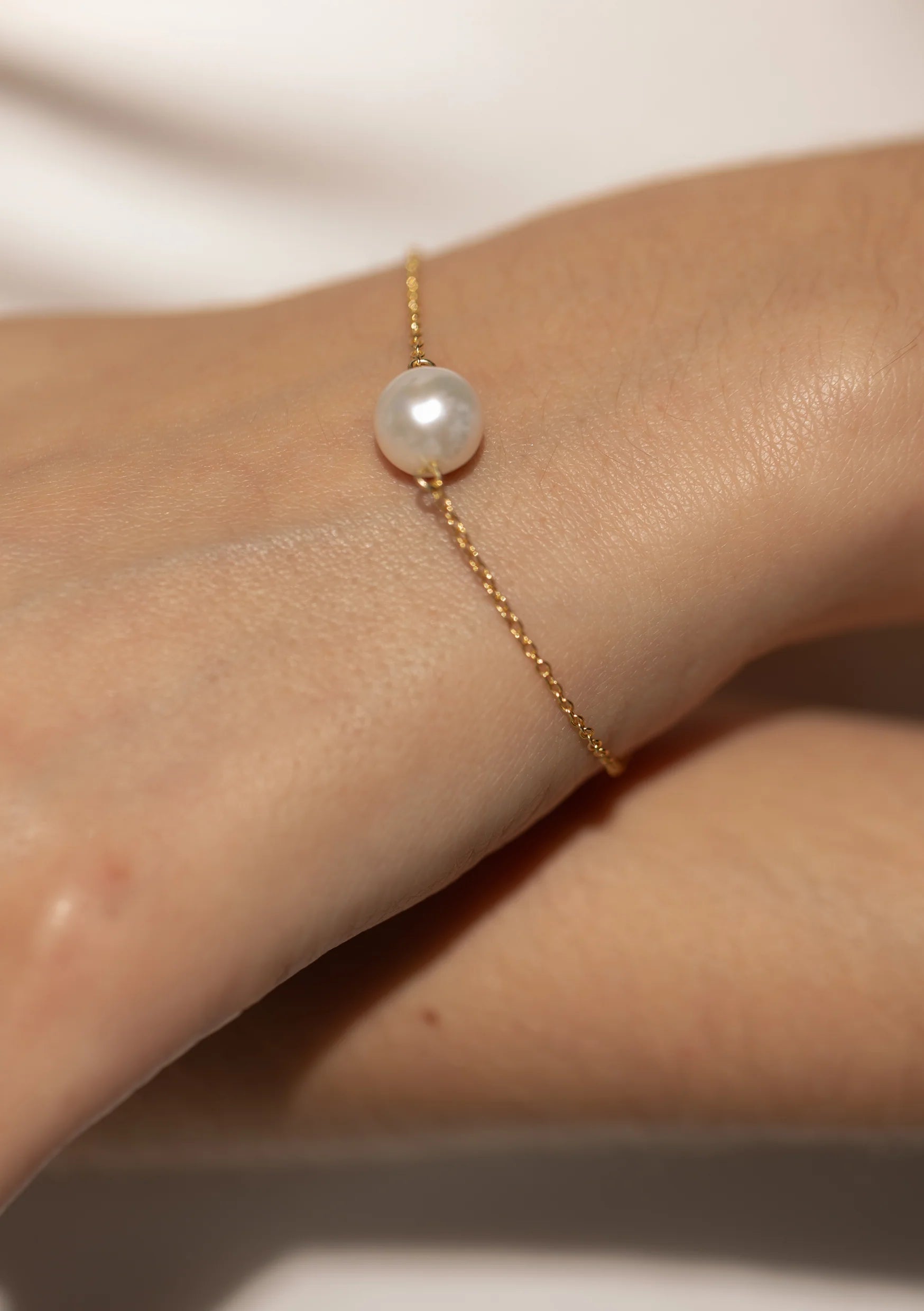 Lola Knight - Christie Pearl Bridal Bracelet - Gold