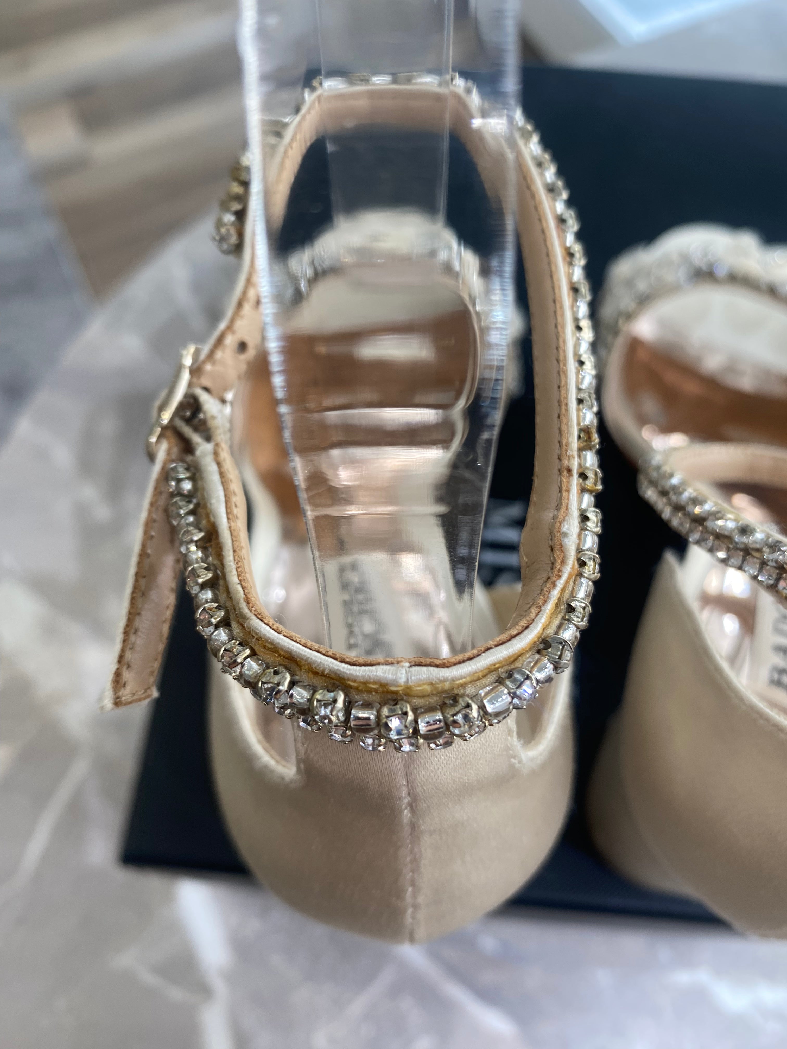 SAMPLE - Finesse Ivory - Size 5.5