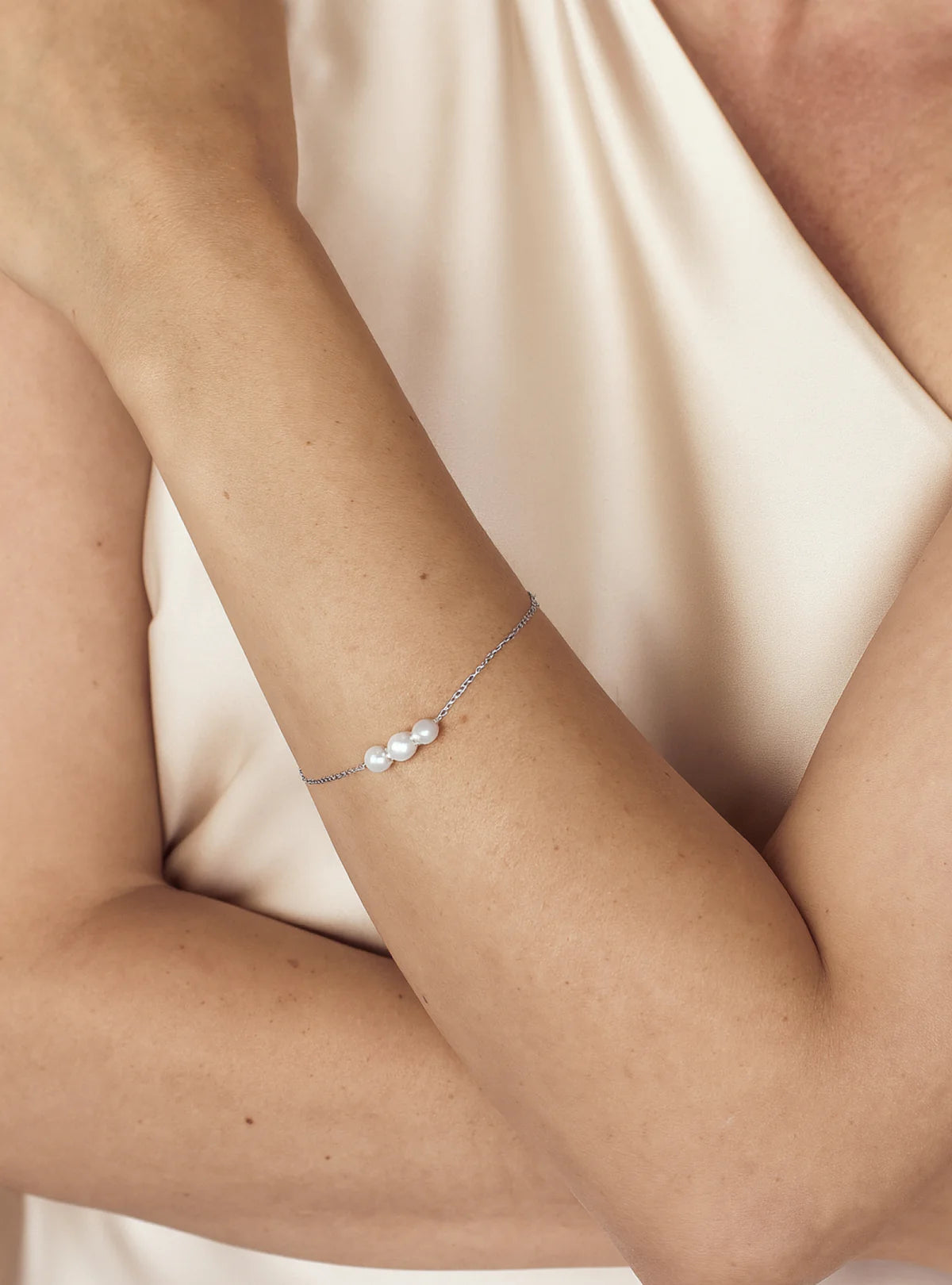 Lola Knight - Lettie Pearl Bridal Bracelet - Silver