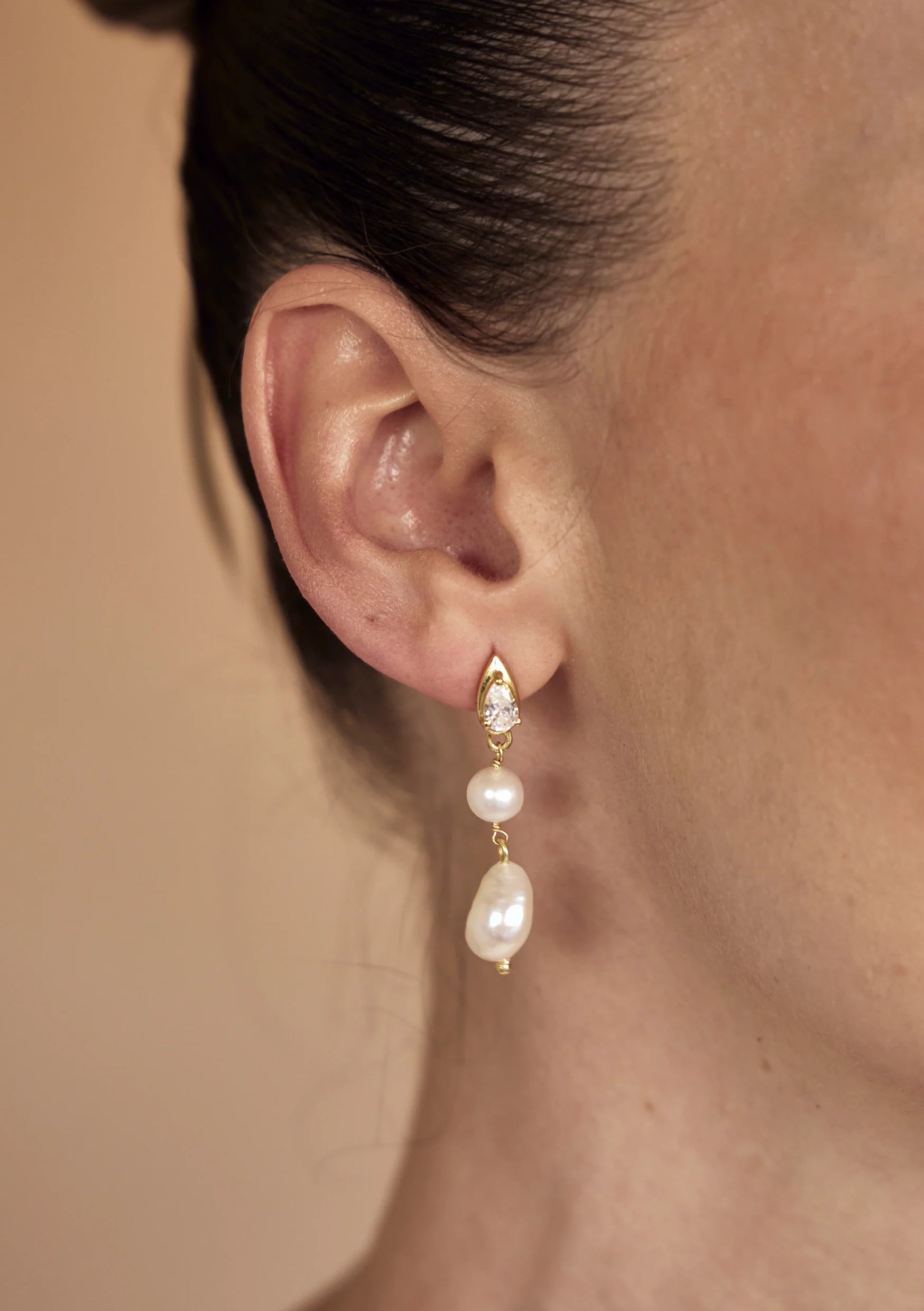 Buy Lola Knight - Lulu - Pearl & Crystal Drop Earrings - 18CT Gold online | The White Collection Australia