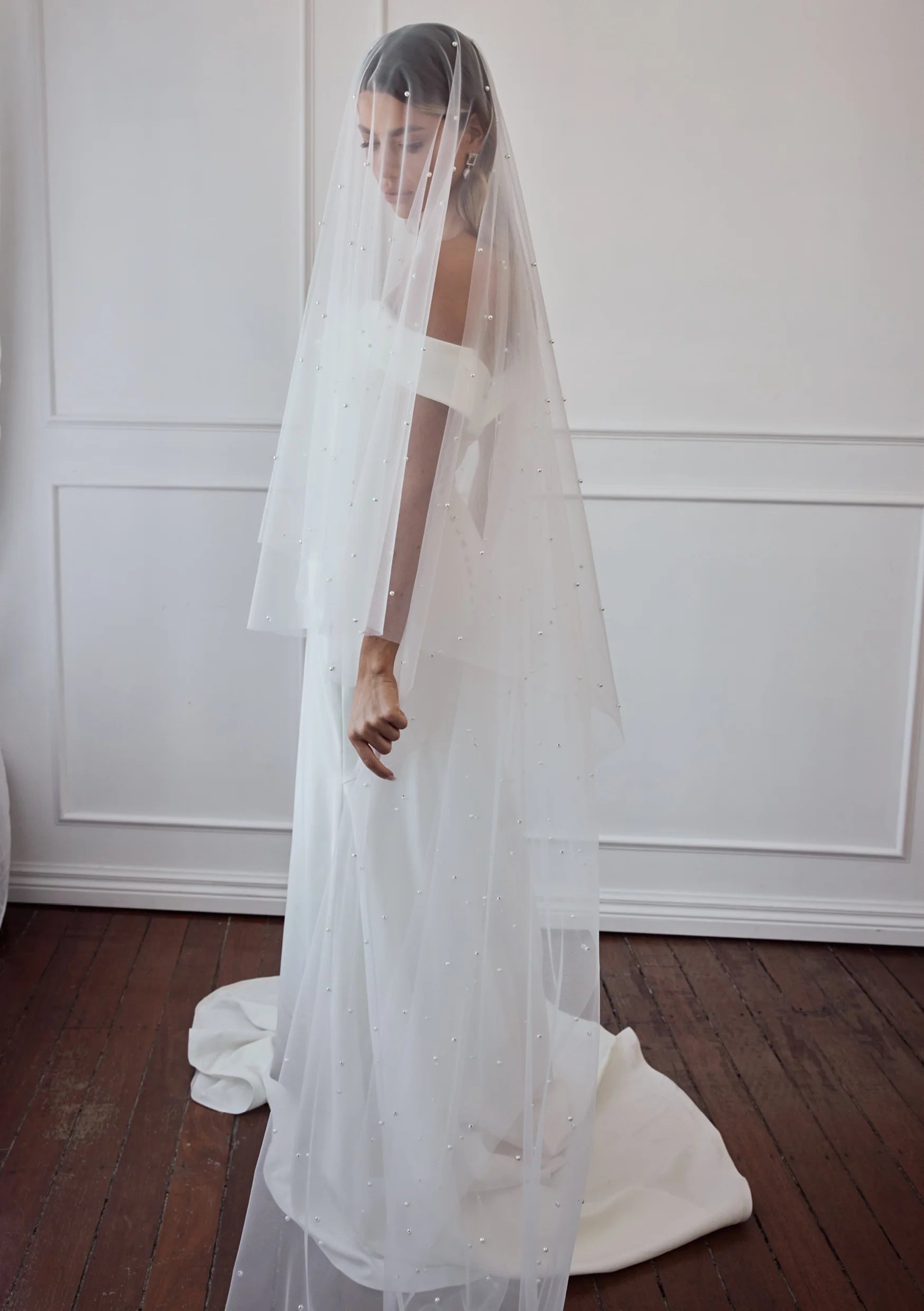 Lola Knight - Emery - Two Tier Pearl Wedding Veil - Ivory