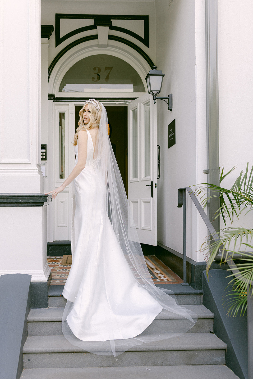 Lulu Soft Tulle Pearl Veil