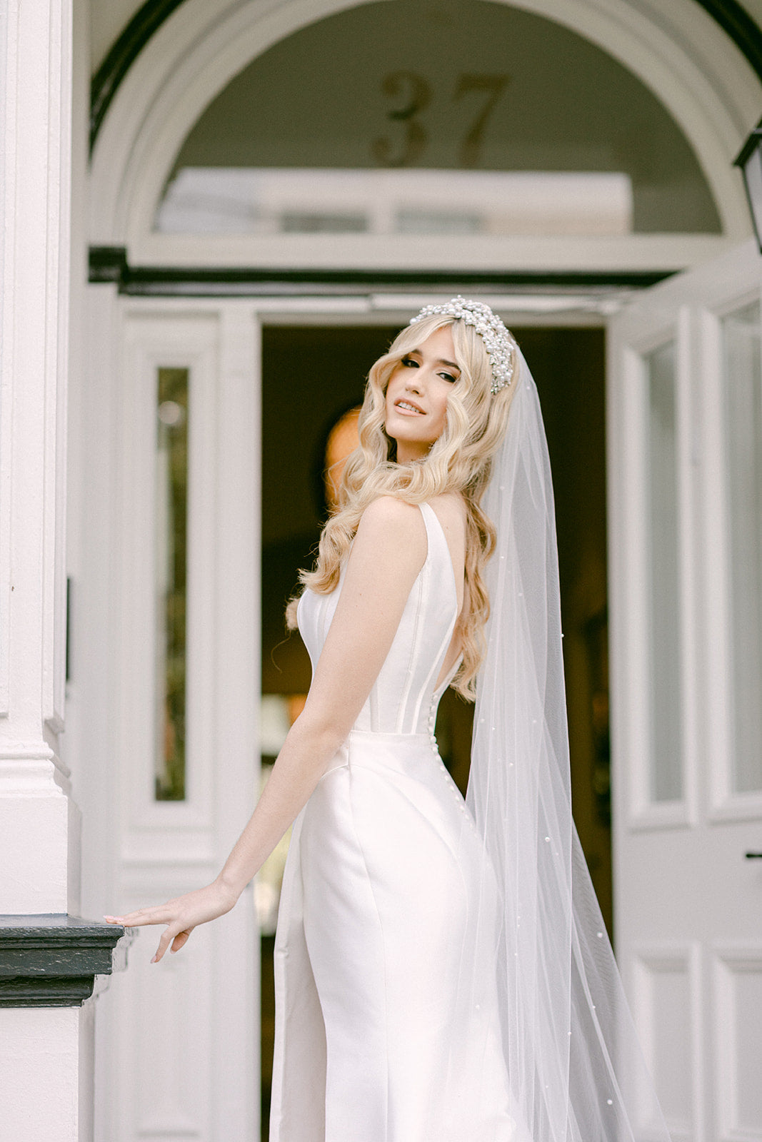 Lulu Soft Tulle Pearl Veil