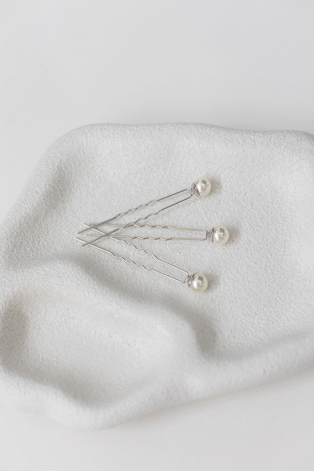 Mila - Pearl Bridal Hair Pin Trio