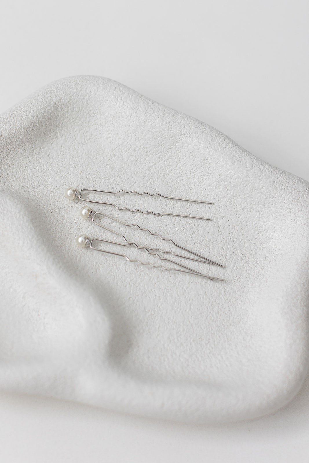 Mila - Pearl Bridal Hair Pin Trio