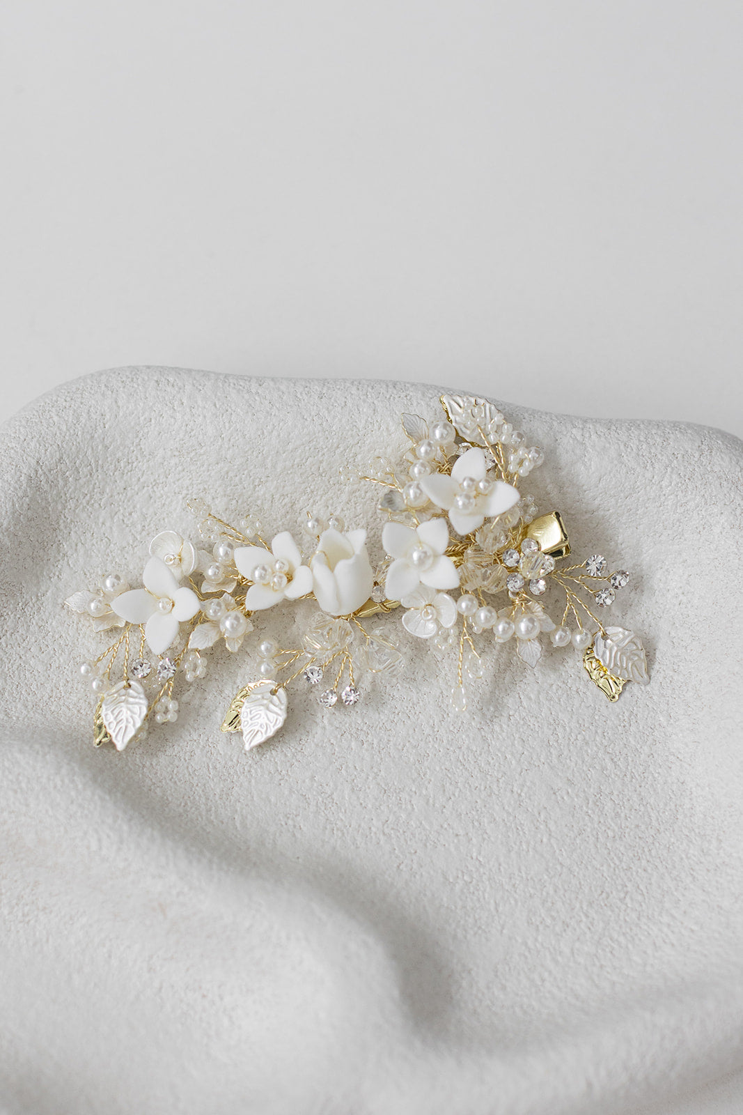 Harper - Porcelain Flower Pearl Bridal Hair Clip