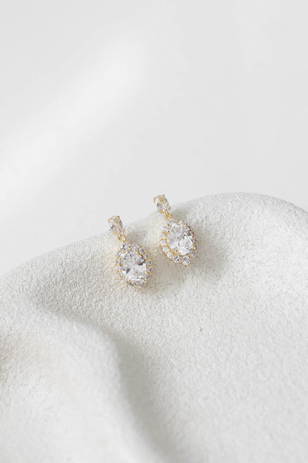 Anna - Classic Oval Drop Crystal Bridal Earrings