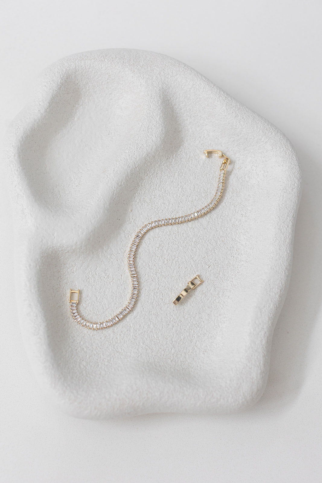 Sidney - Delicate Bridal Tennis Bracelet Baguette Crystals