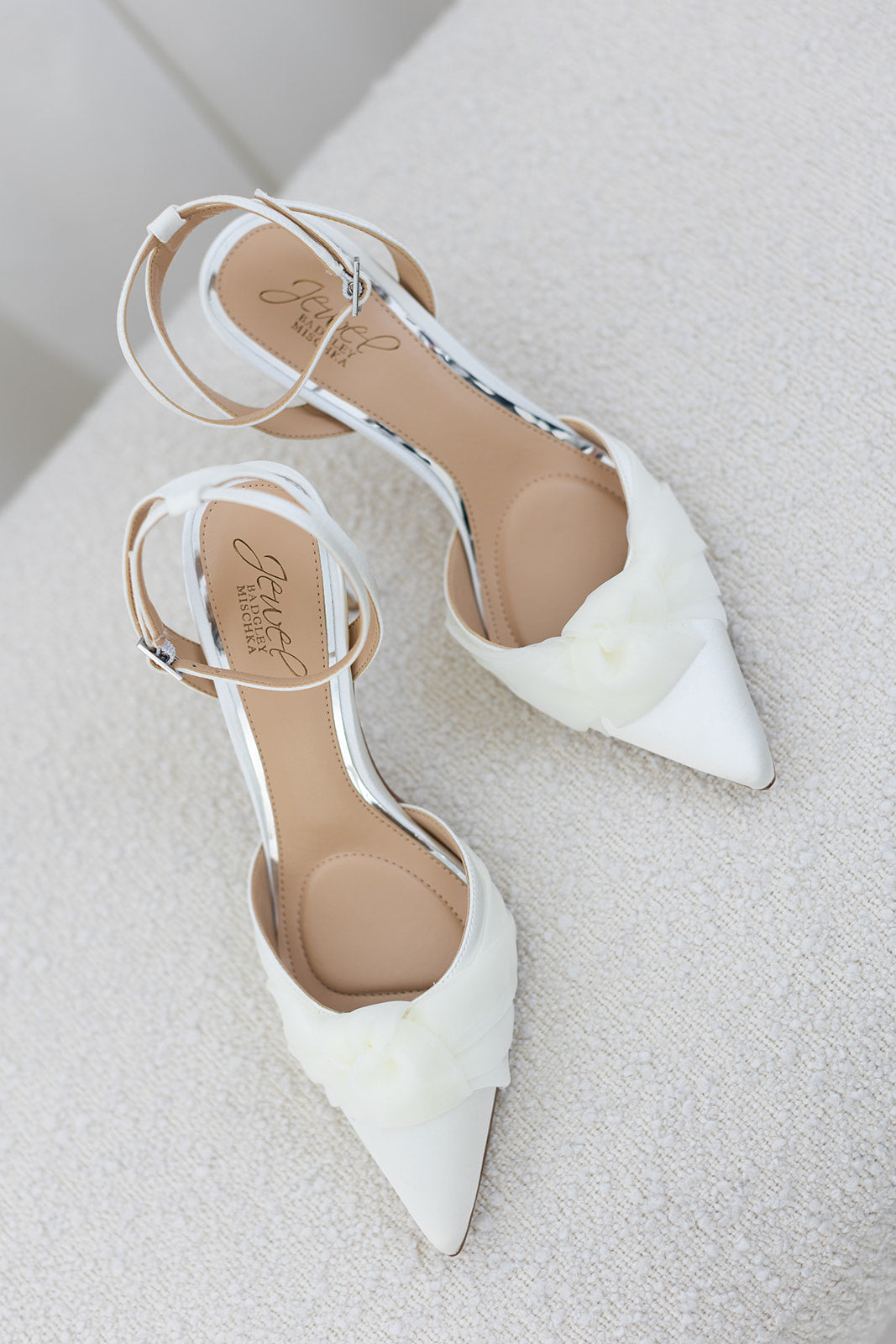 Federica - Pointed Toe Ankle Strap Pumps - Ivory
