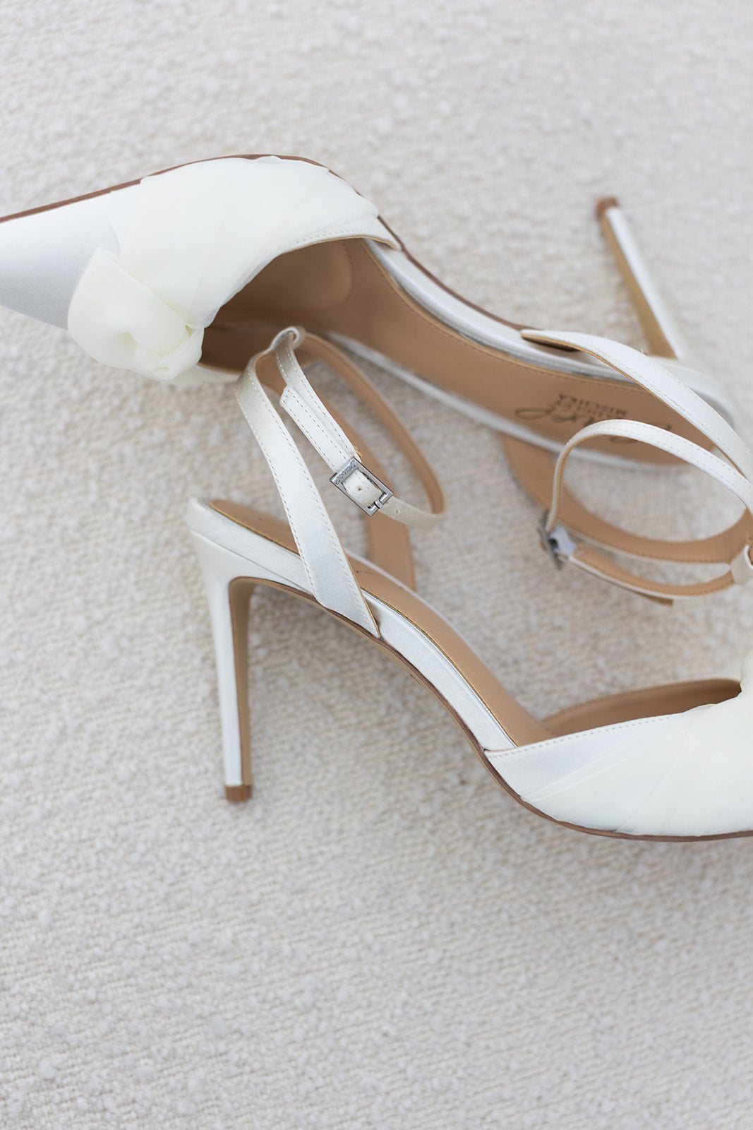 Federica - Pointed Toe Ankle Strap Pumps - Ivory