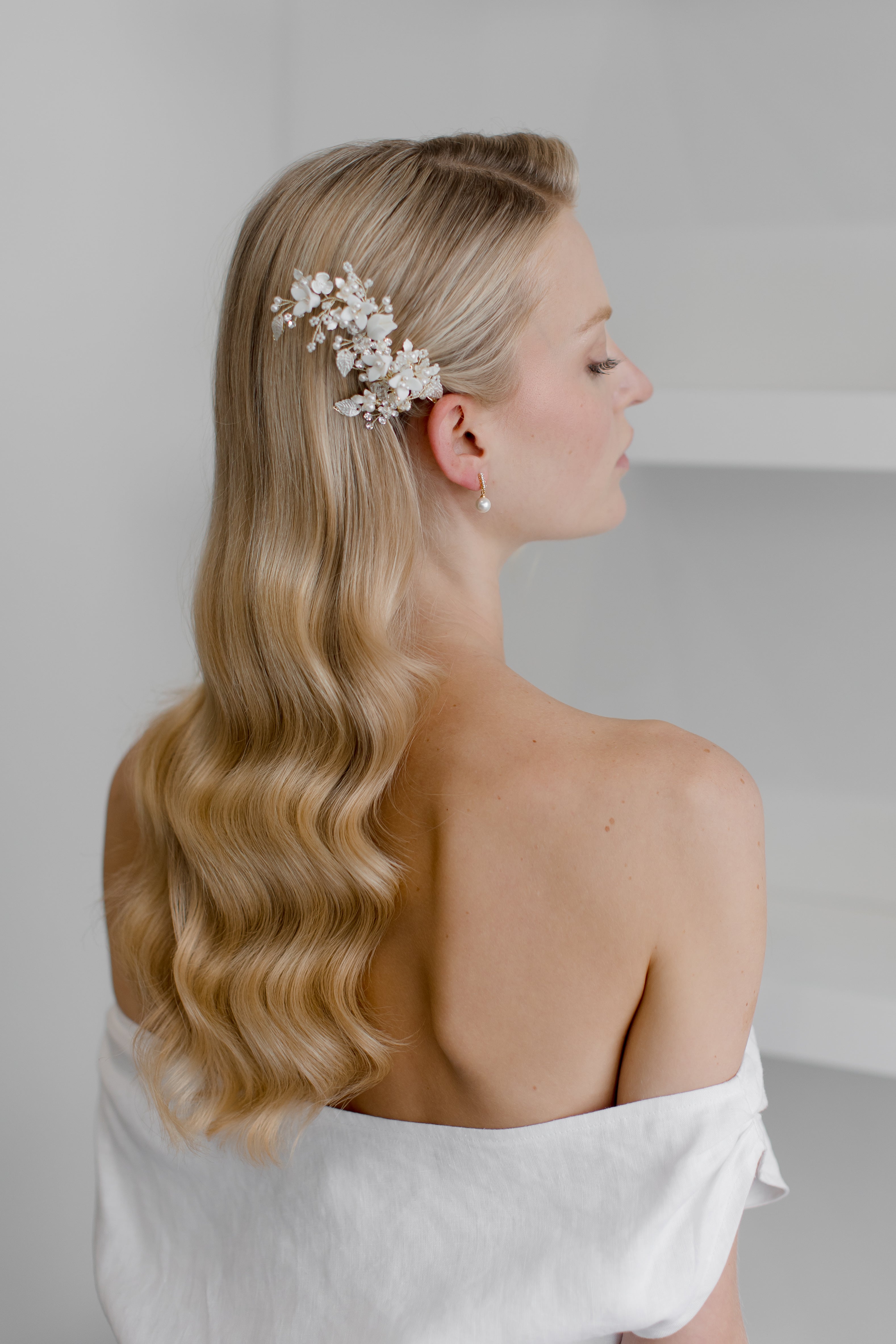 Harper - Porcelain Flower Pearl Bridal Hair Clip