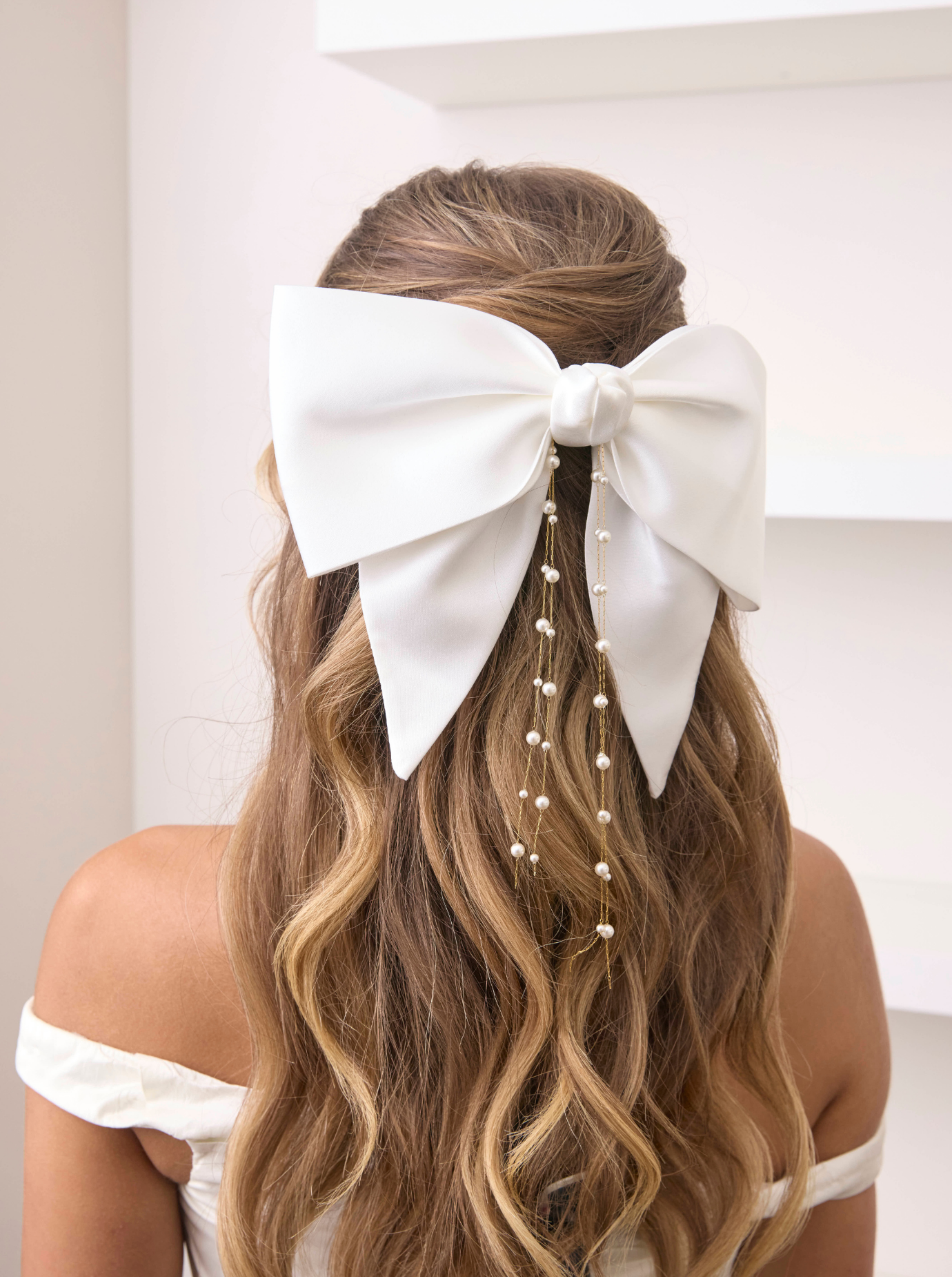 A'el Este - Chantal - Satin & Pearl Bridal Bow - White