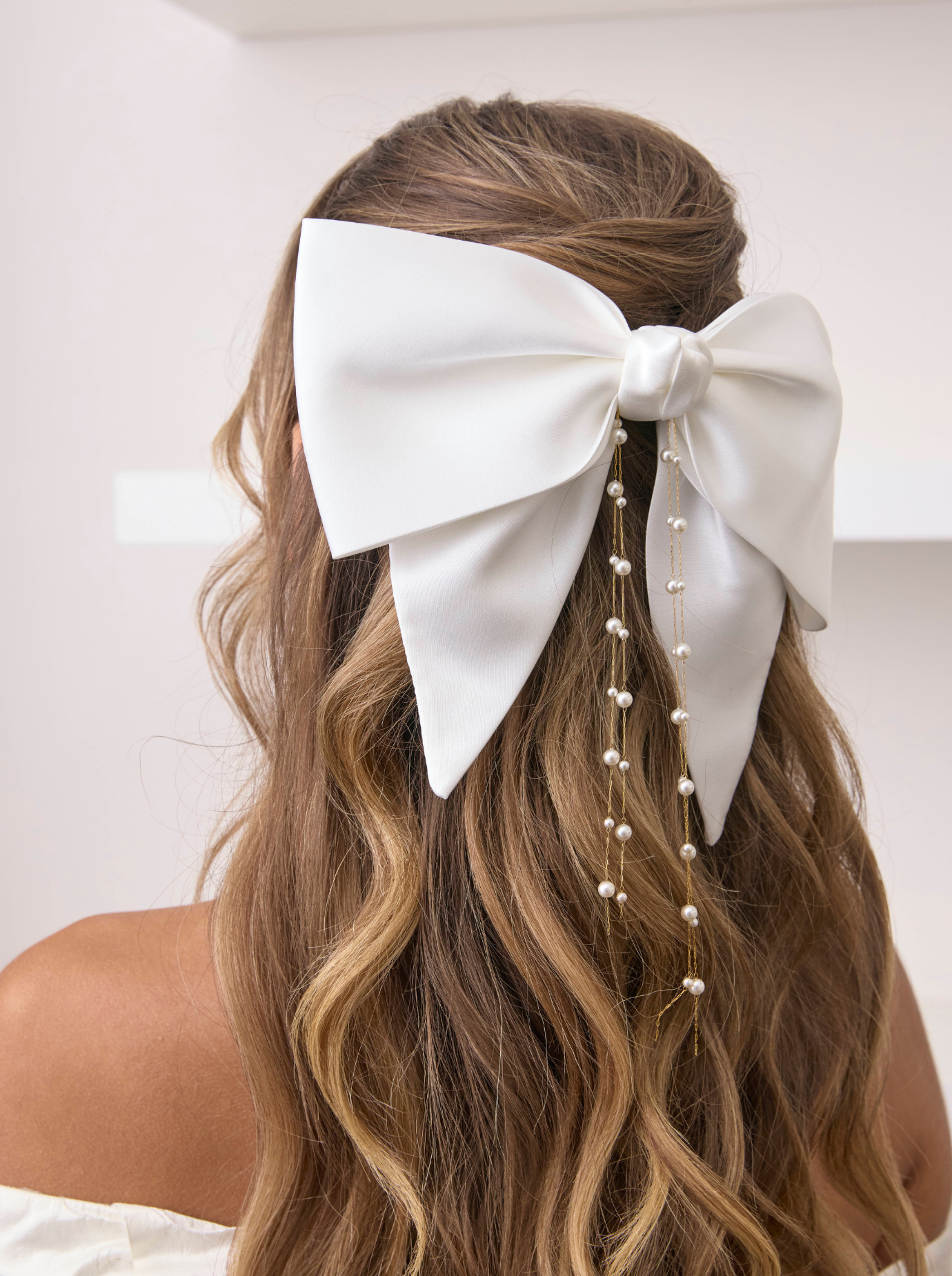 A'el Este - Chantal - Satin & Pearl Bridal Bow - White