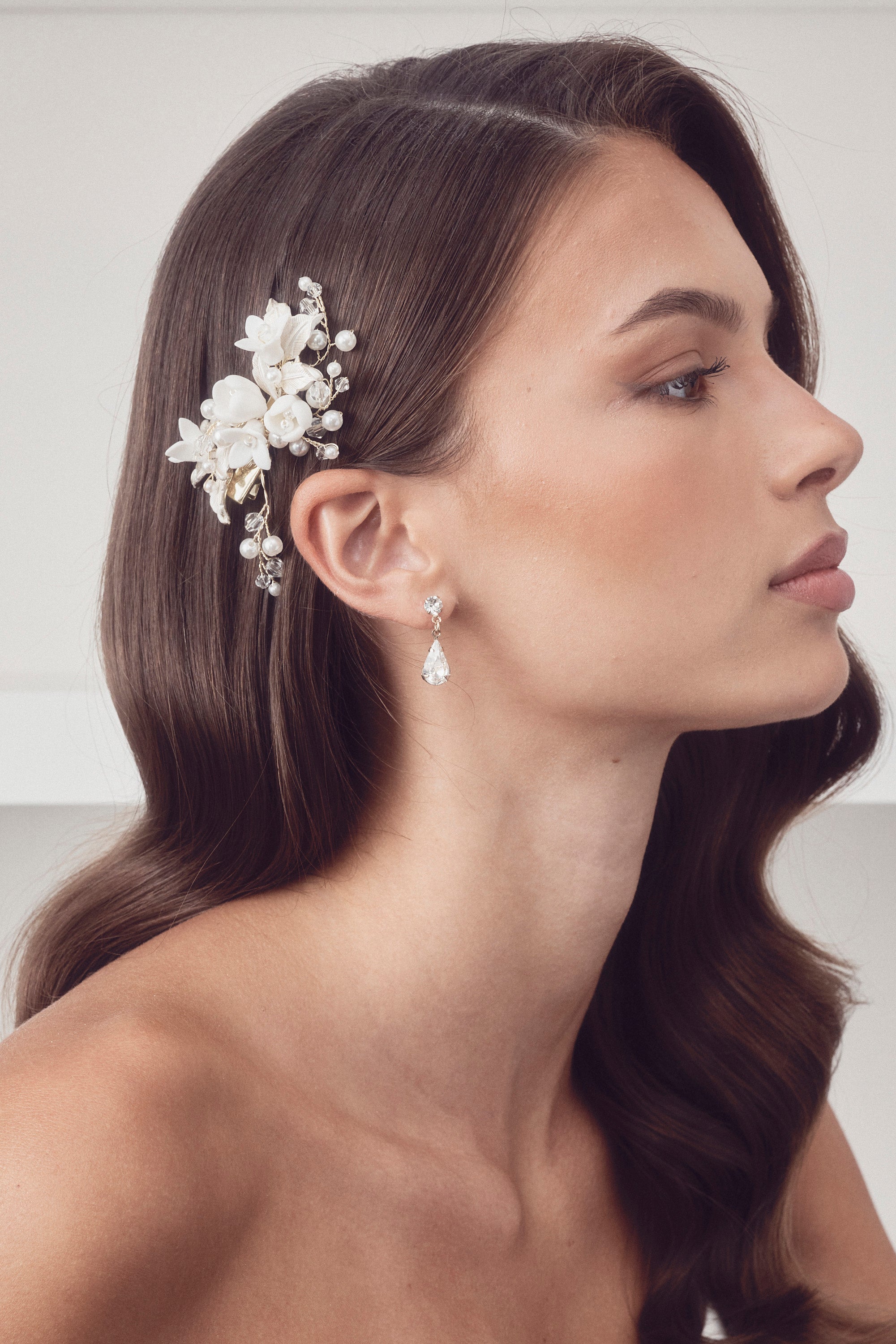 Angelica - Petite Ceramic Flower Pearl Bridal Hair Clip