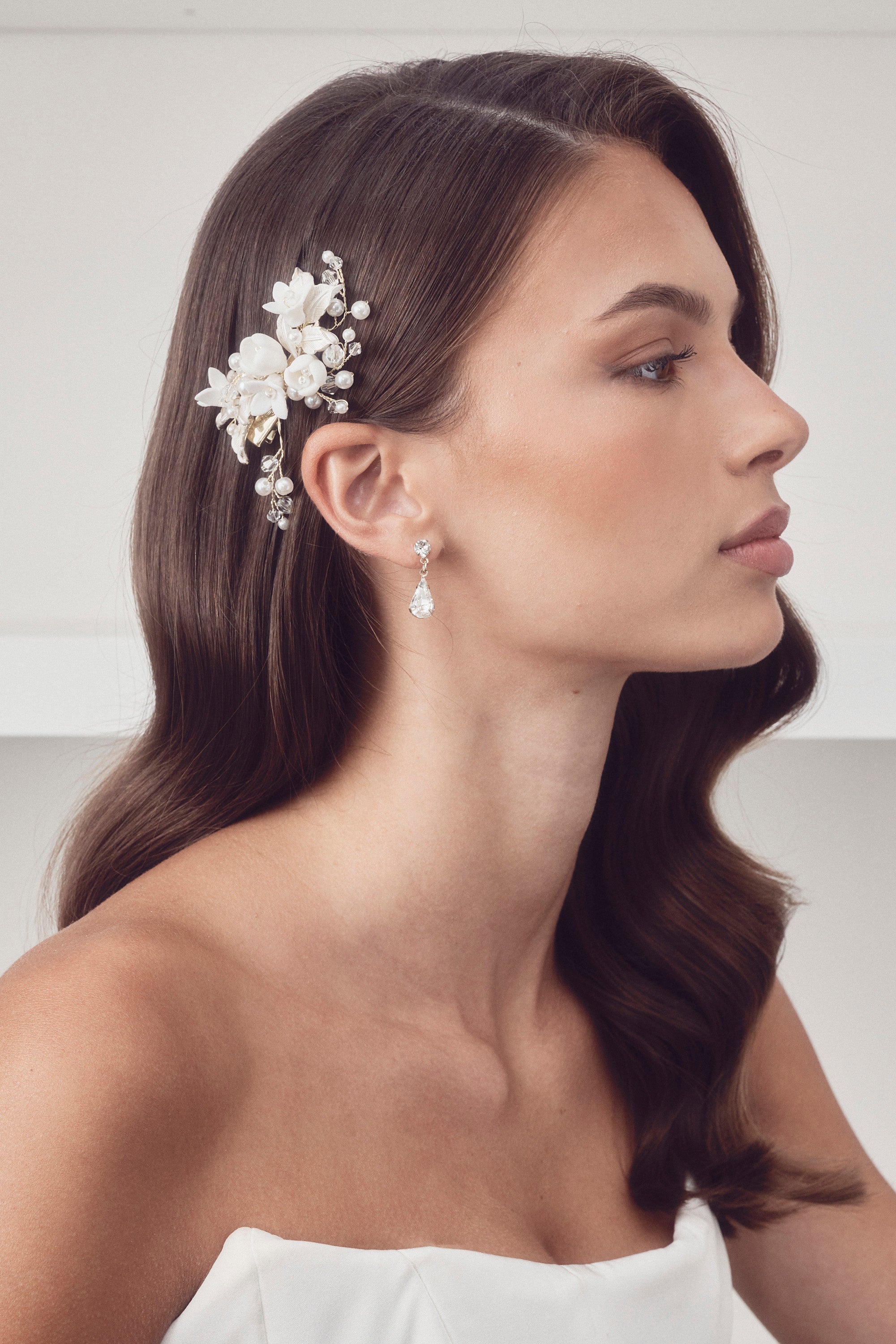 Angelica - Petite Ceramic Flower Pearl Bridal Hair Clip