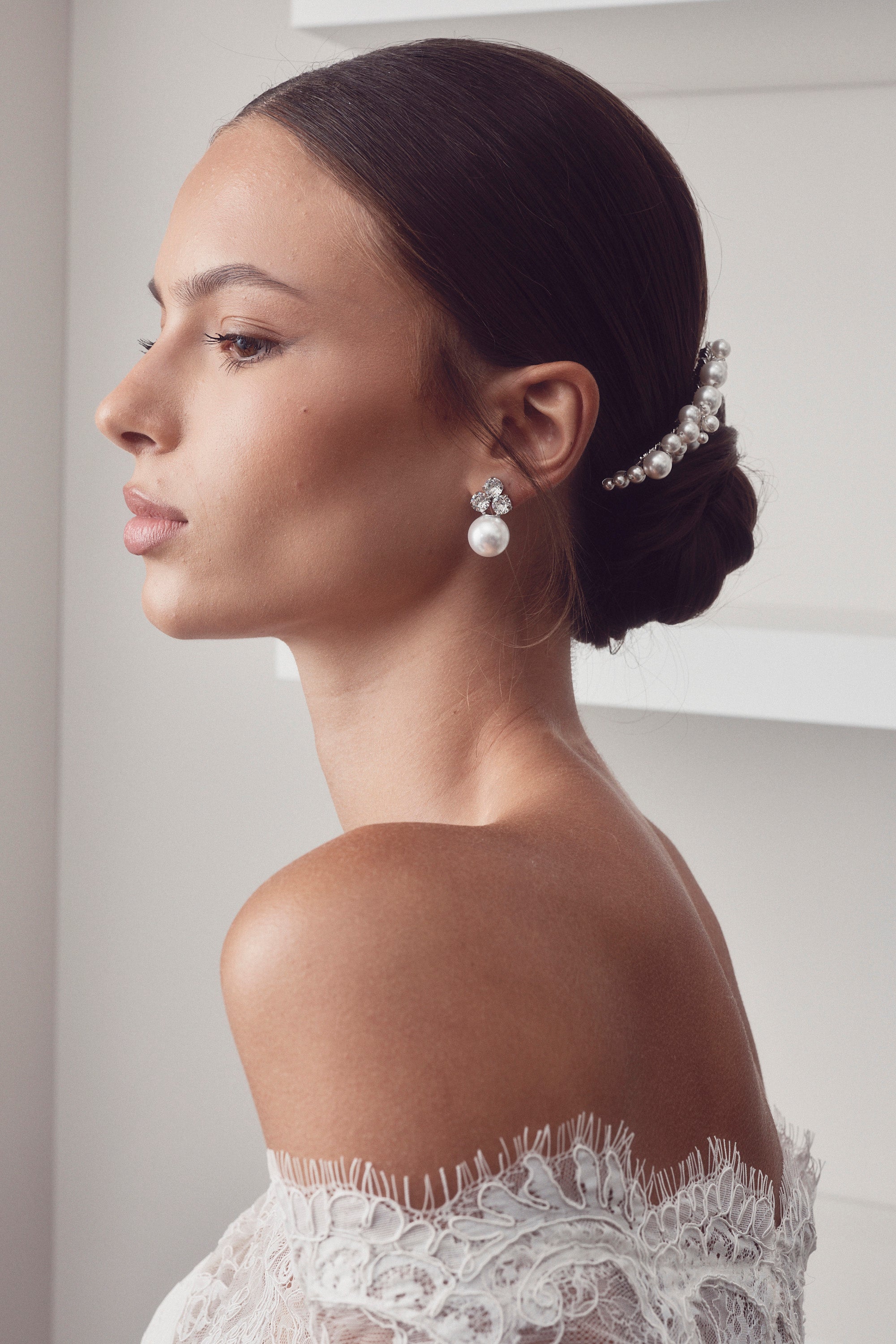 Buy Elizabeth Bower - Bubble Pearl Comb - Rhodium Silver online | The White Collection Australia