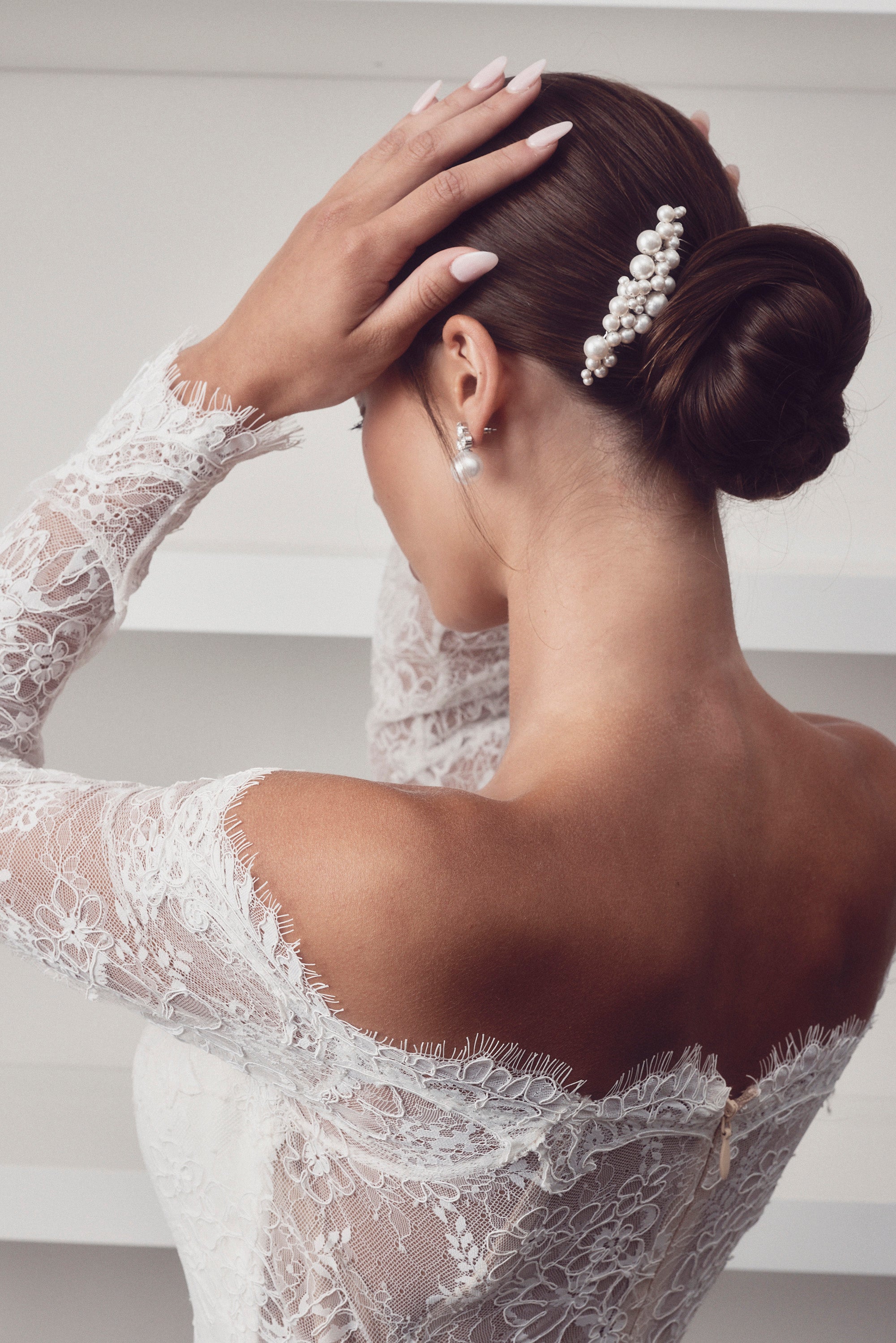 Buy Elizabeth Bower - Bubble Pearl Comb - Gold online | The White Collection Australia