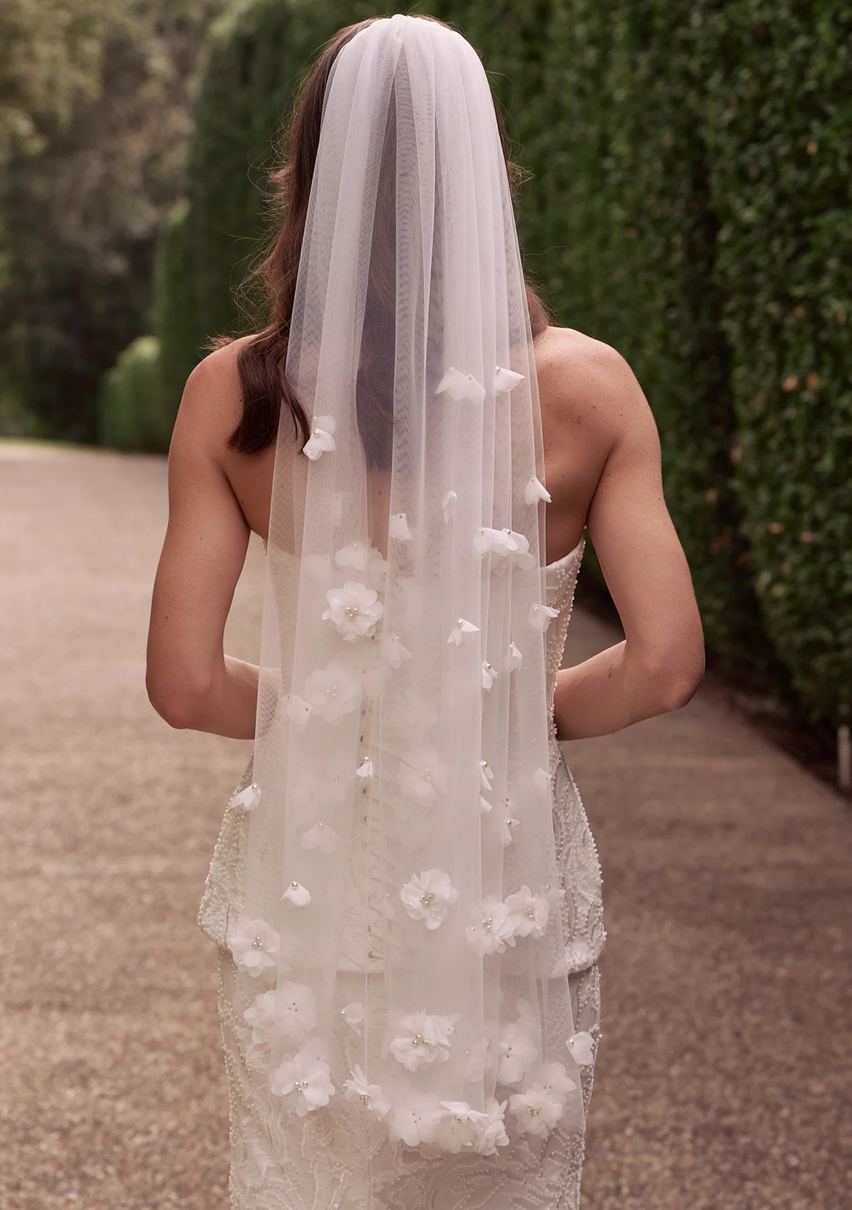 Lola Knight - Rose - Ivory Flower Mid Length Wedding Veil
