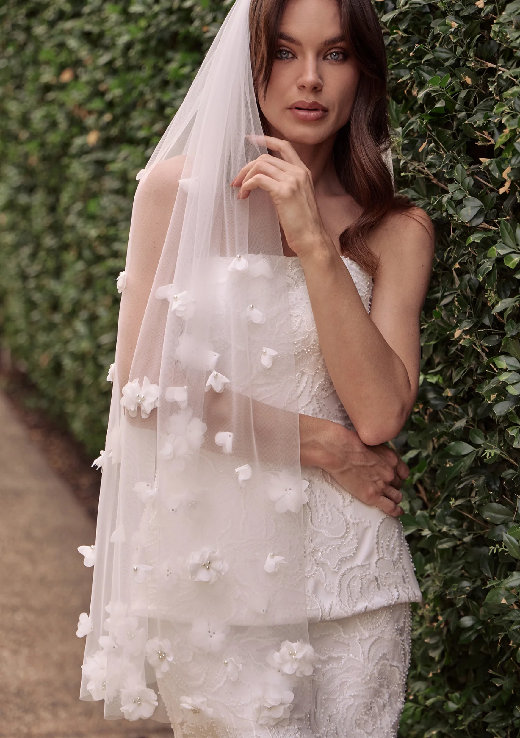 Lola Knight - Rose - Ivory Flower Mid Length Wedding Veil
