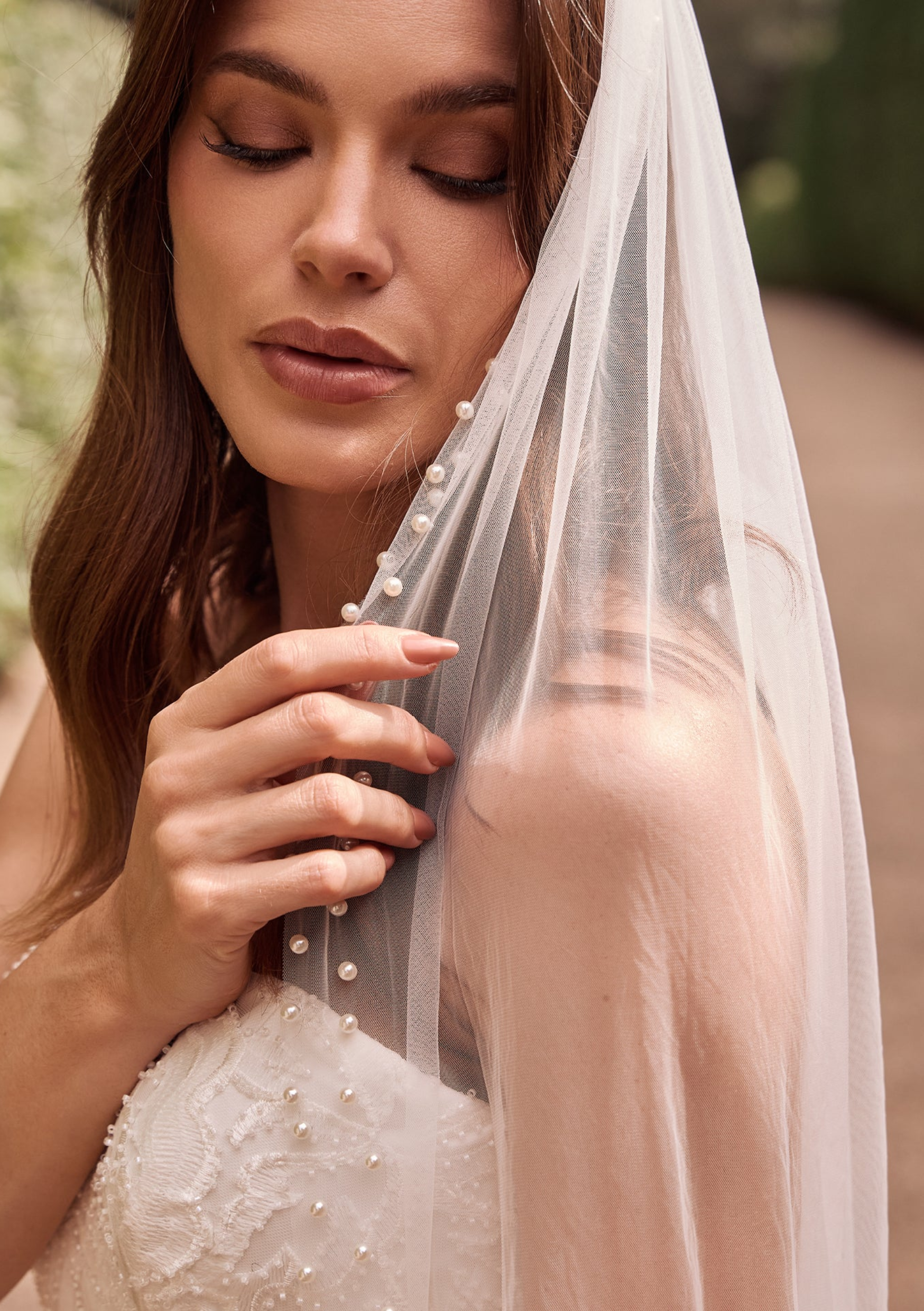 Lola Knight - Clover - Ivory Pearl Lace Mid Length Wedding Veil