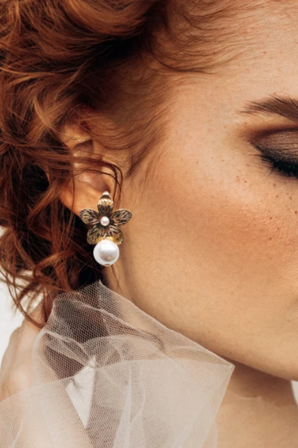 A'el Este - Giavanno - Floral Pearl Drop Earrings - Gold