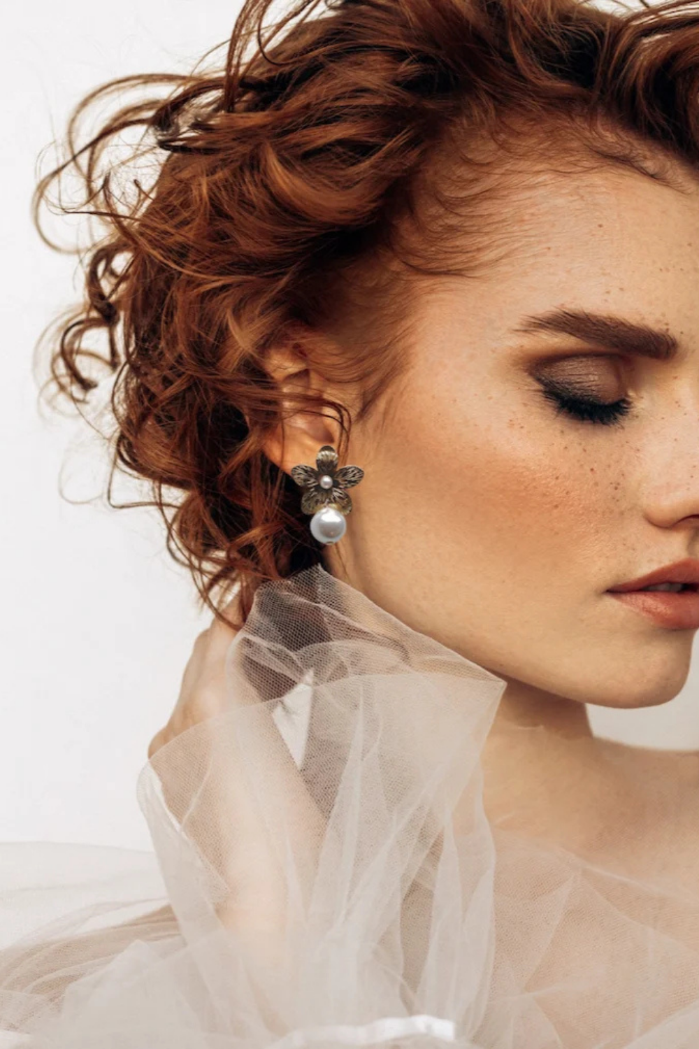 A'el Este - Giavanno - Floral Pearl Drop Earrings - Gold