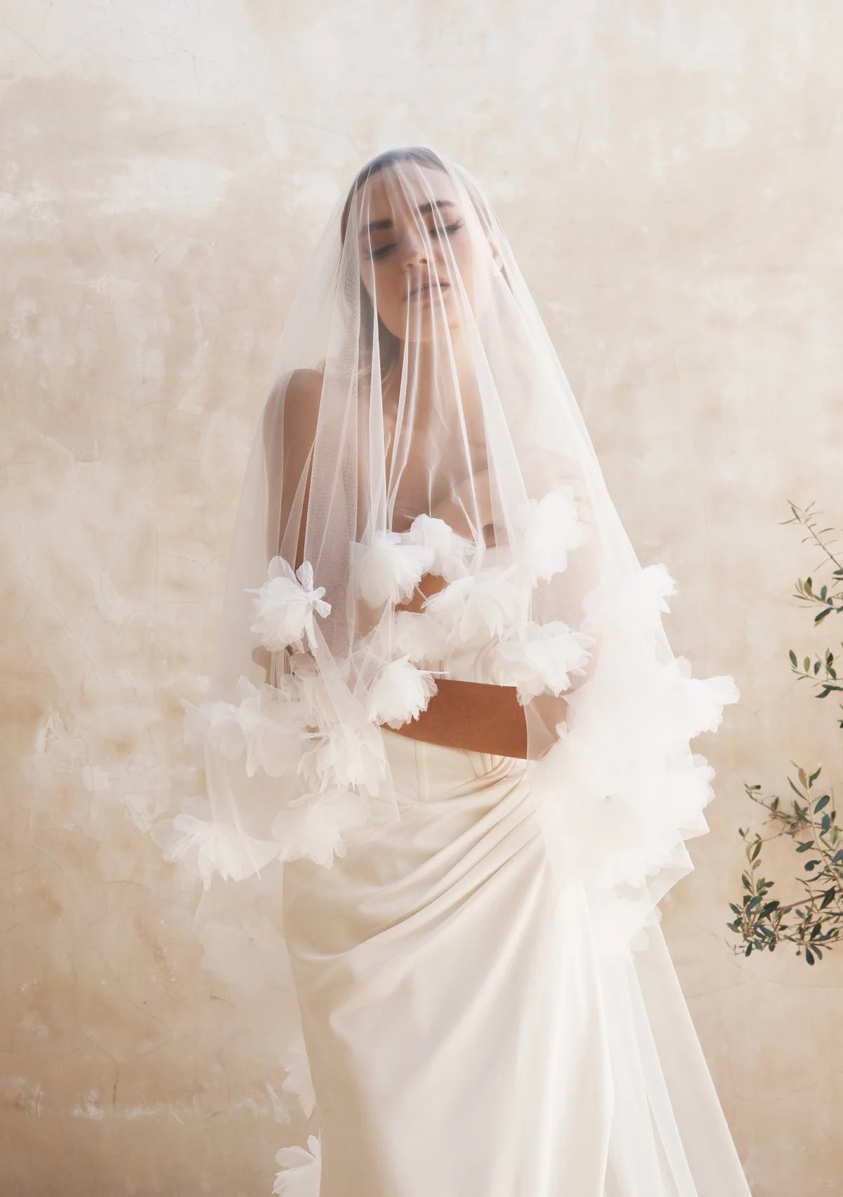 Lola Knight - Delanie - Ivory Double Tier Flower Lace Wedding Veil 3m