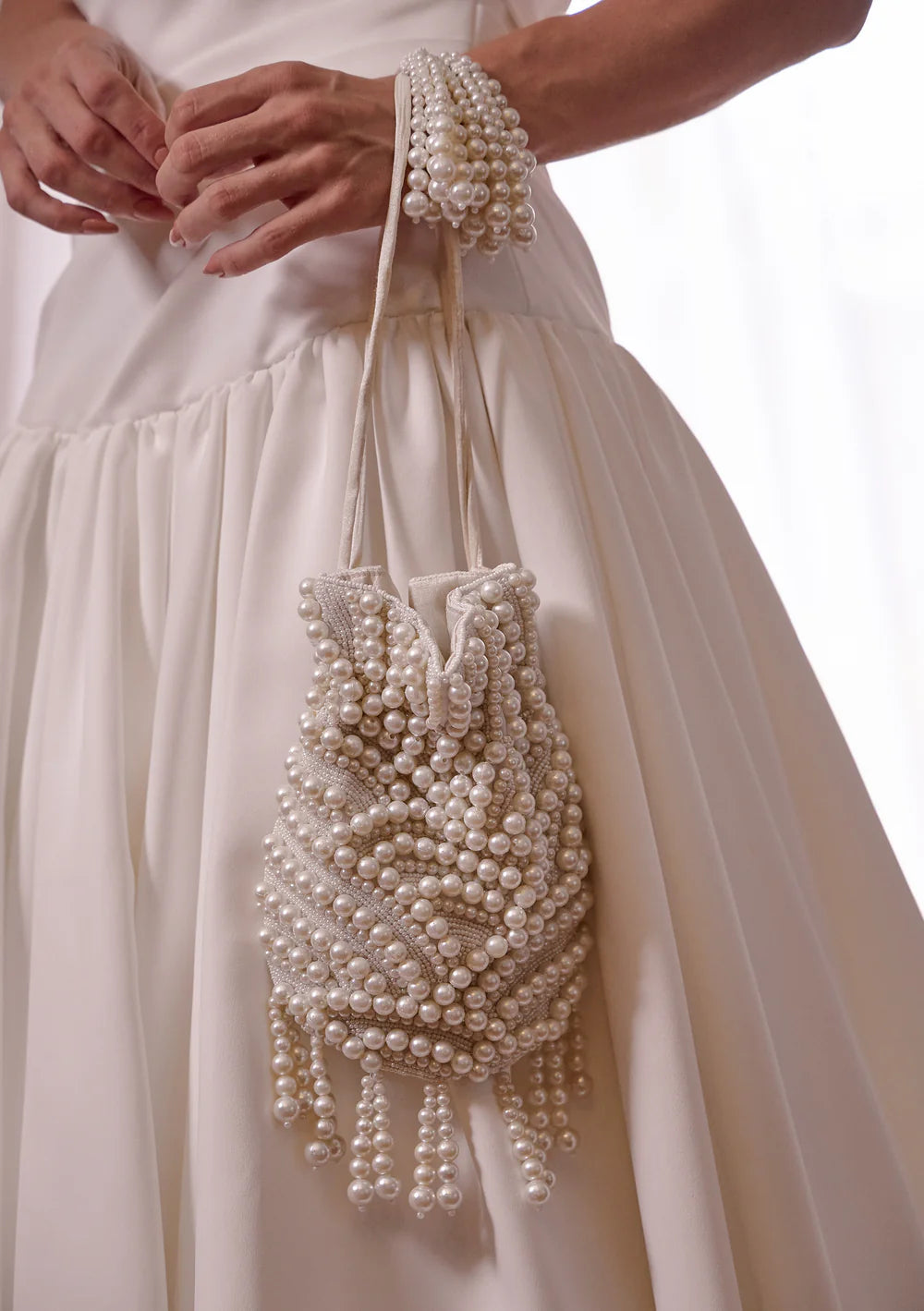 Lola Knight - Faye Cream Pearl Bridal Bag