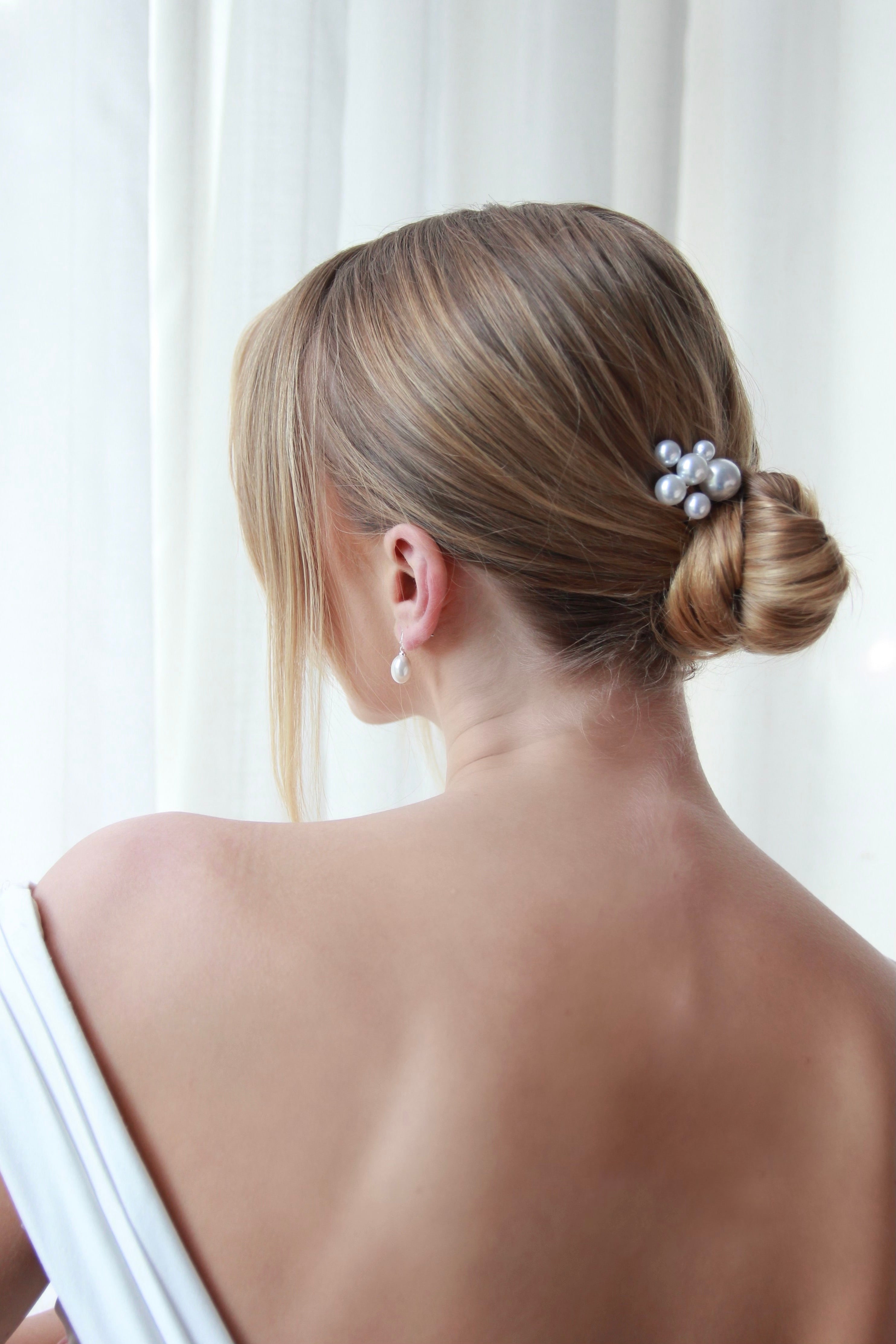 Mila - Pearl Bridal Hair Pin Trio