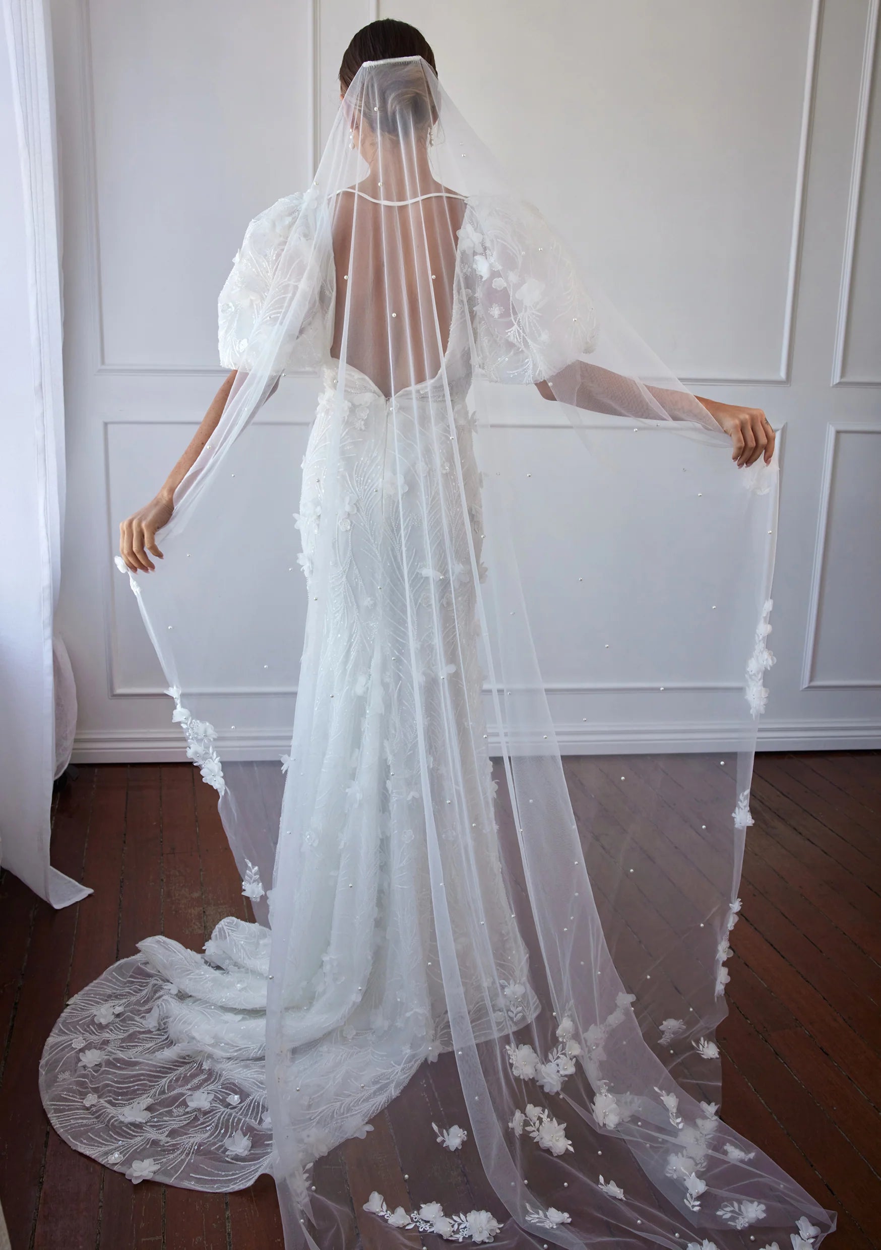 Lola Knight - Gabriella - Pearl and Flower Wedding Veil - Ivory